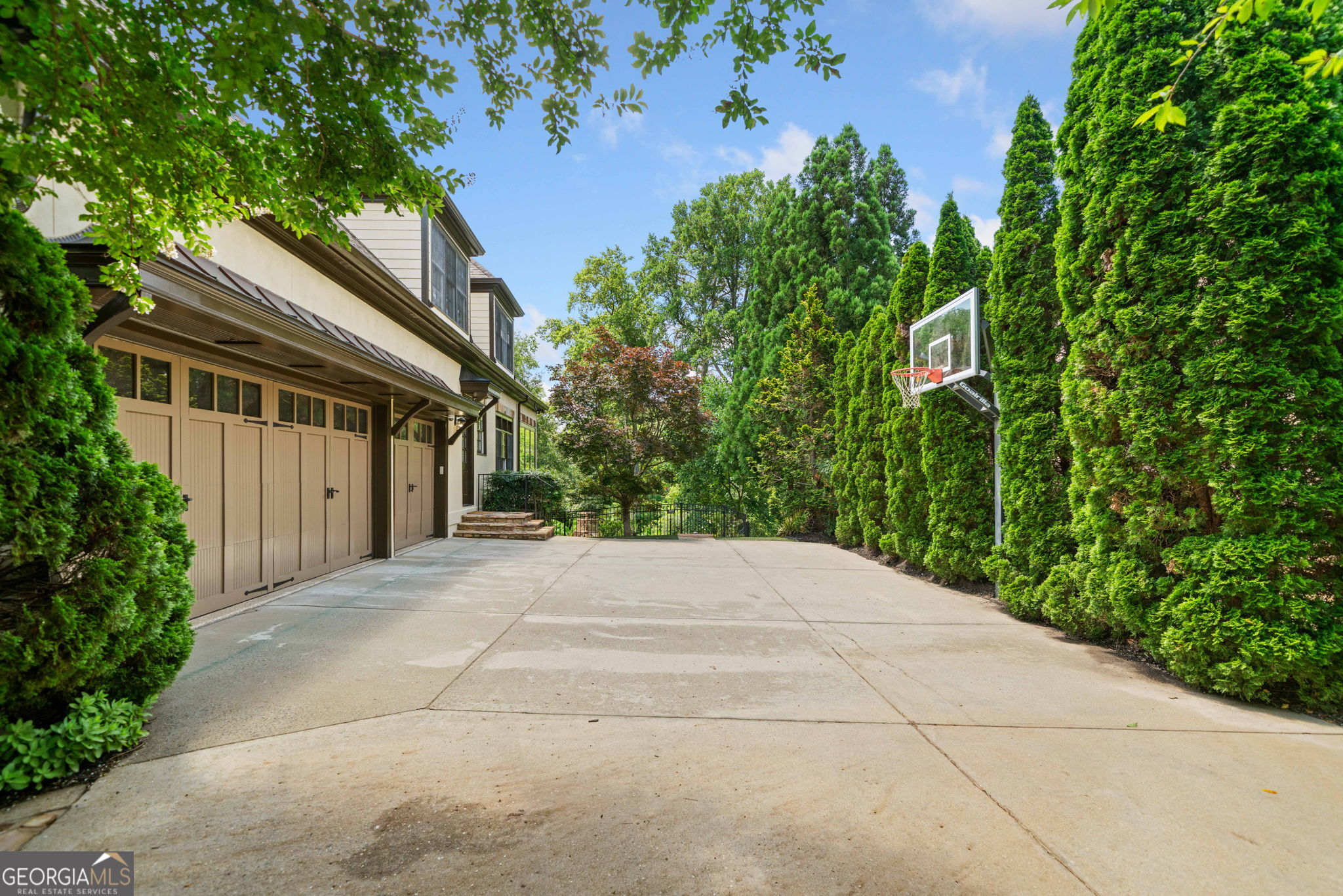 3770 Riverly Trace