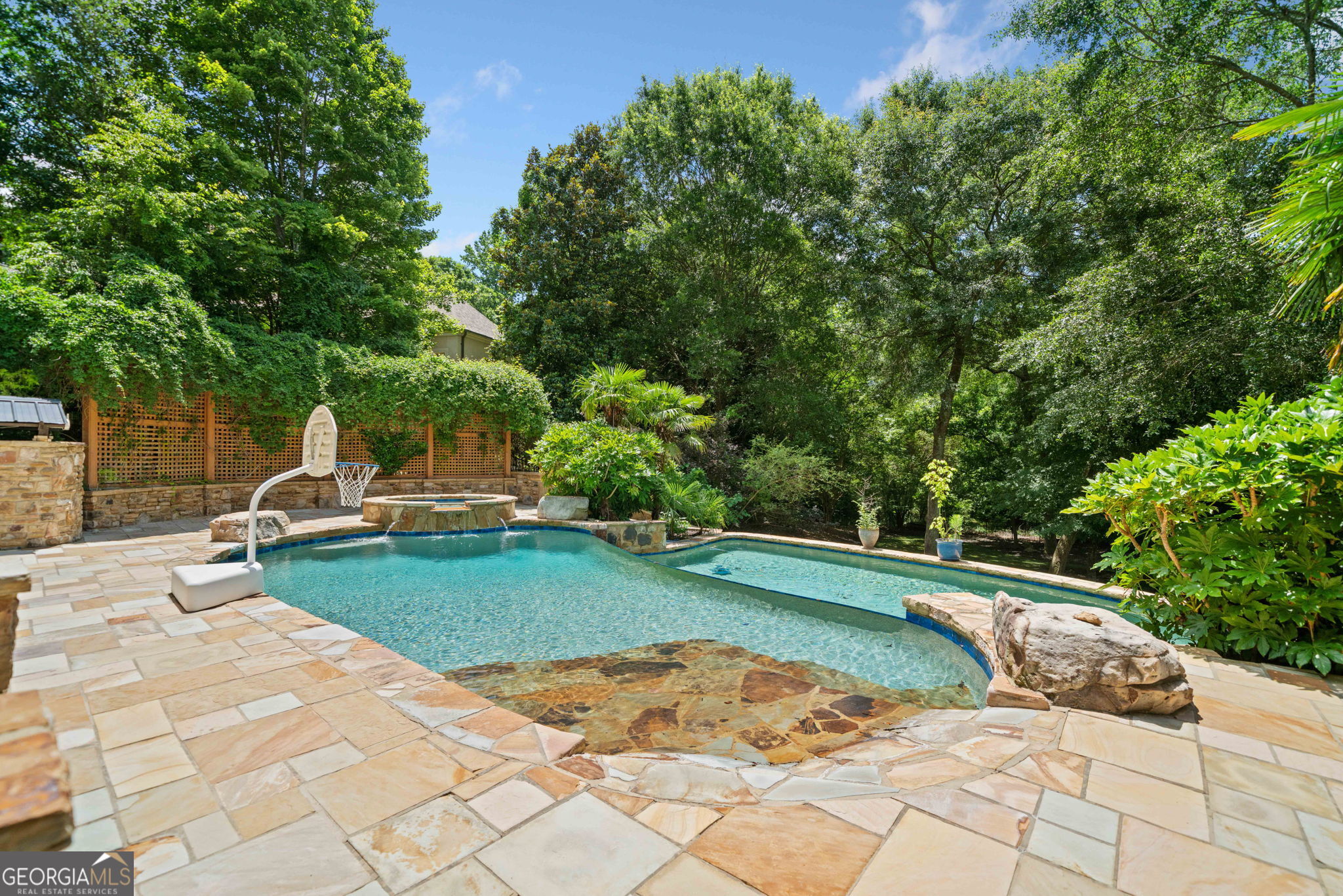 3770 Riverly Trace