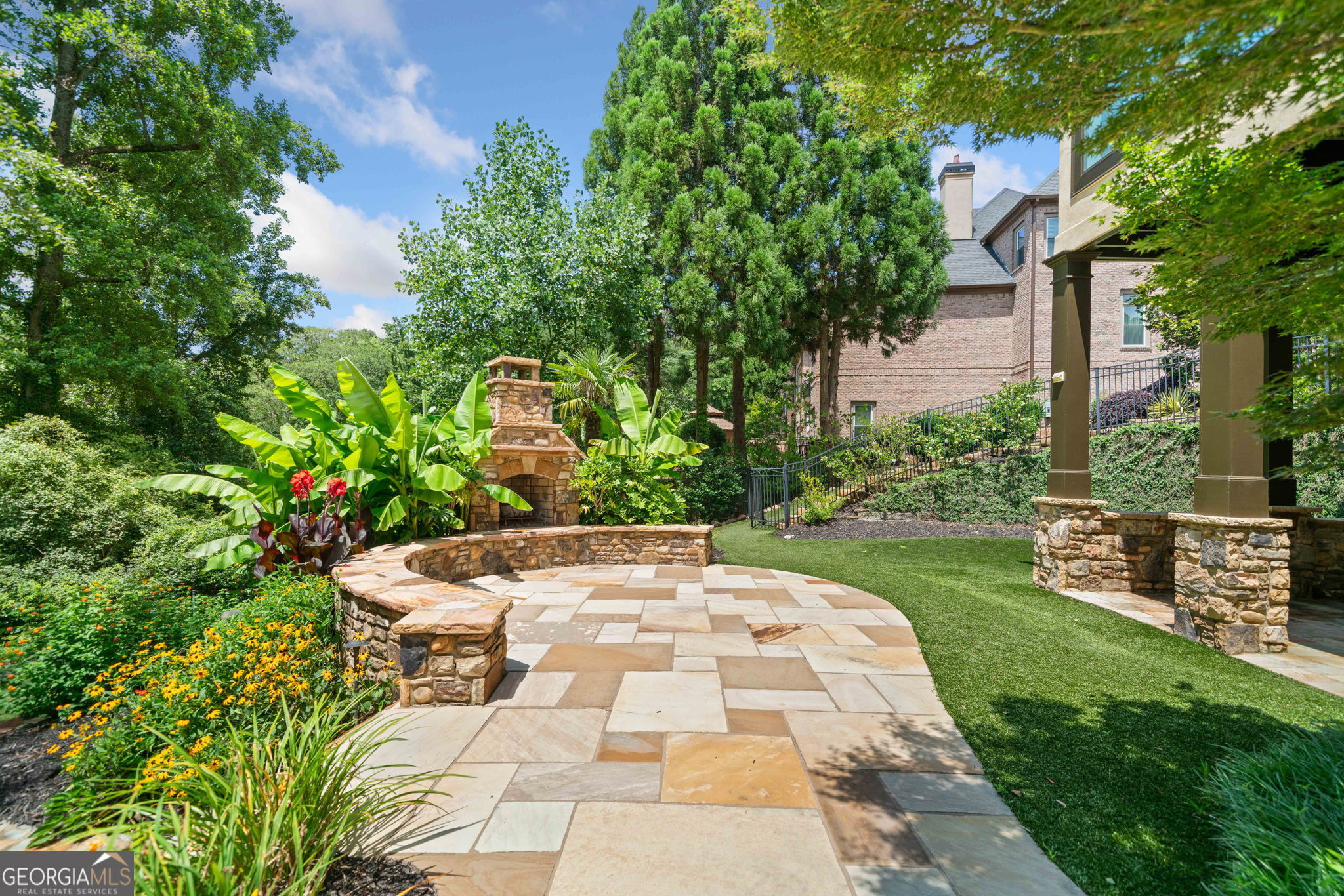 3770 Riverly Trace