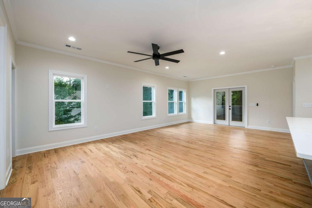 387 Hillside Drive SW