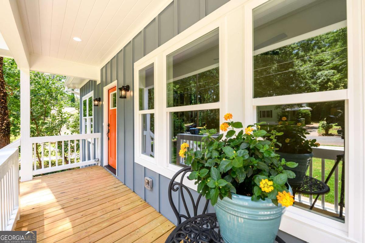 387 Hillside Drive SW