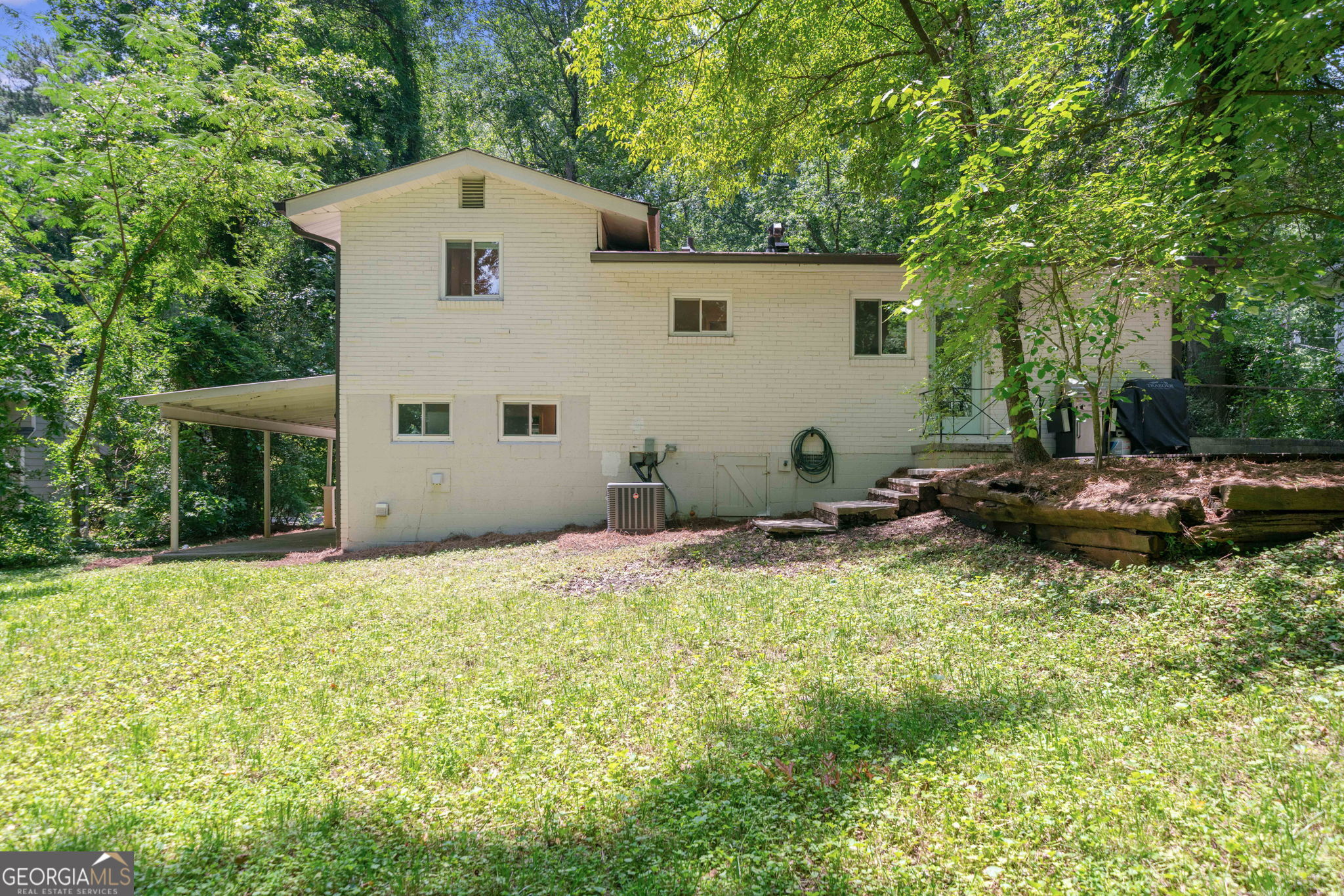481 MEADOWBROOK Drive SE