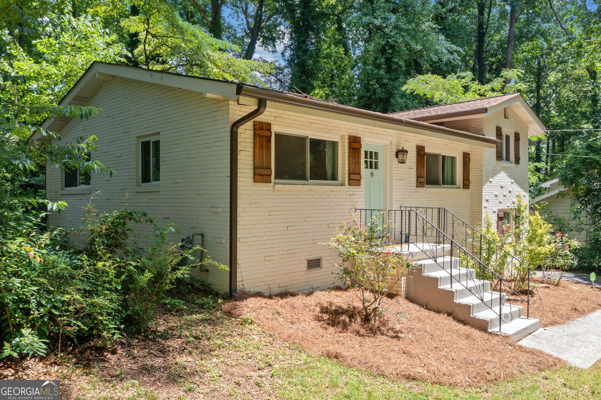 481 MEADOWBROOK Drive SE