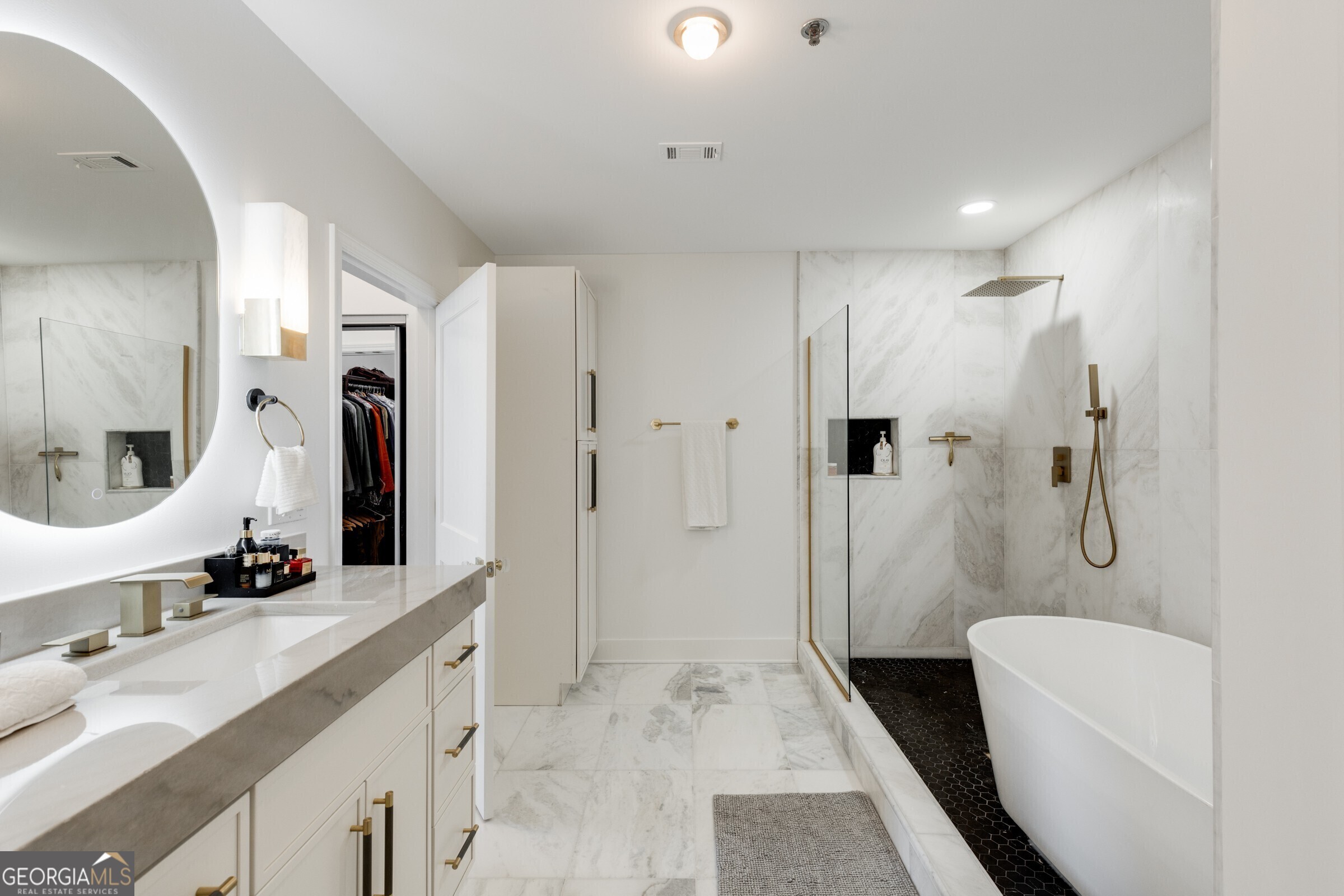 2795 Peachtree Road # 1305
