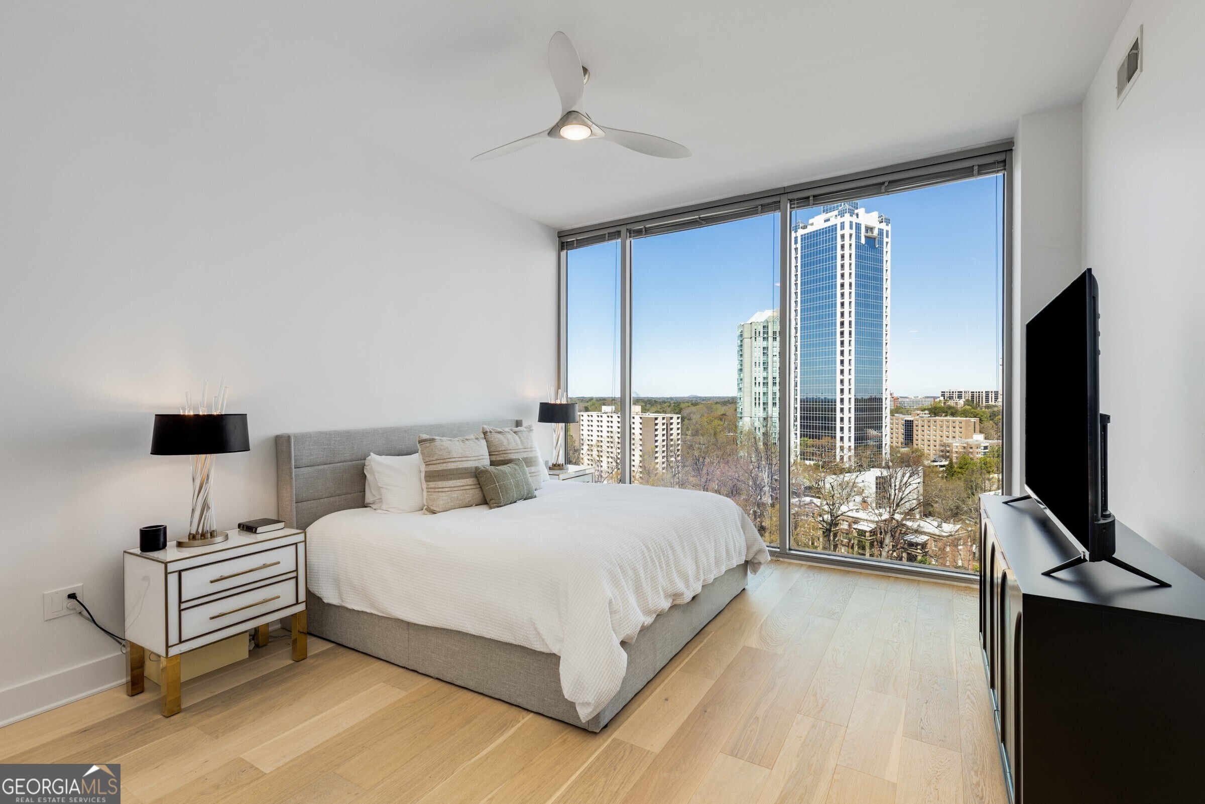 2795 Peachtree Road # 1305
