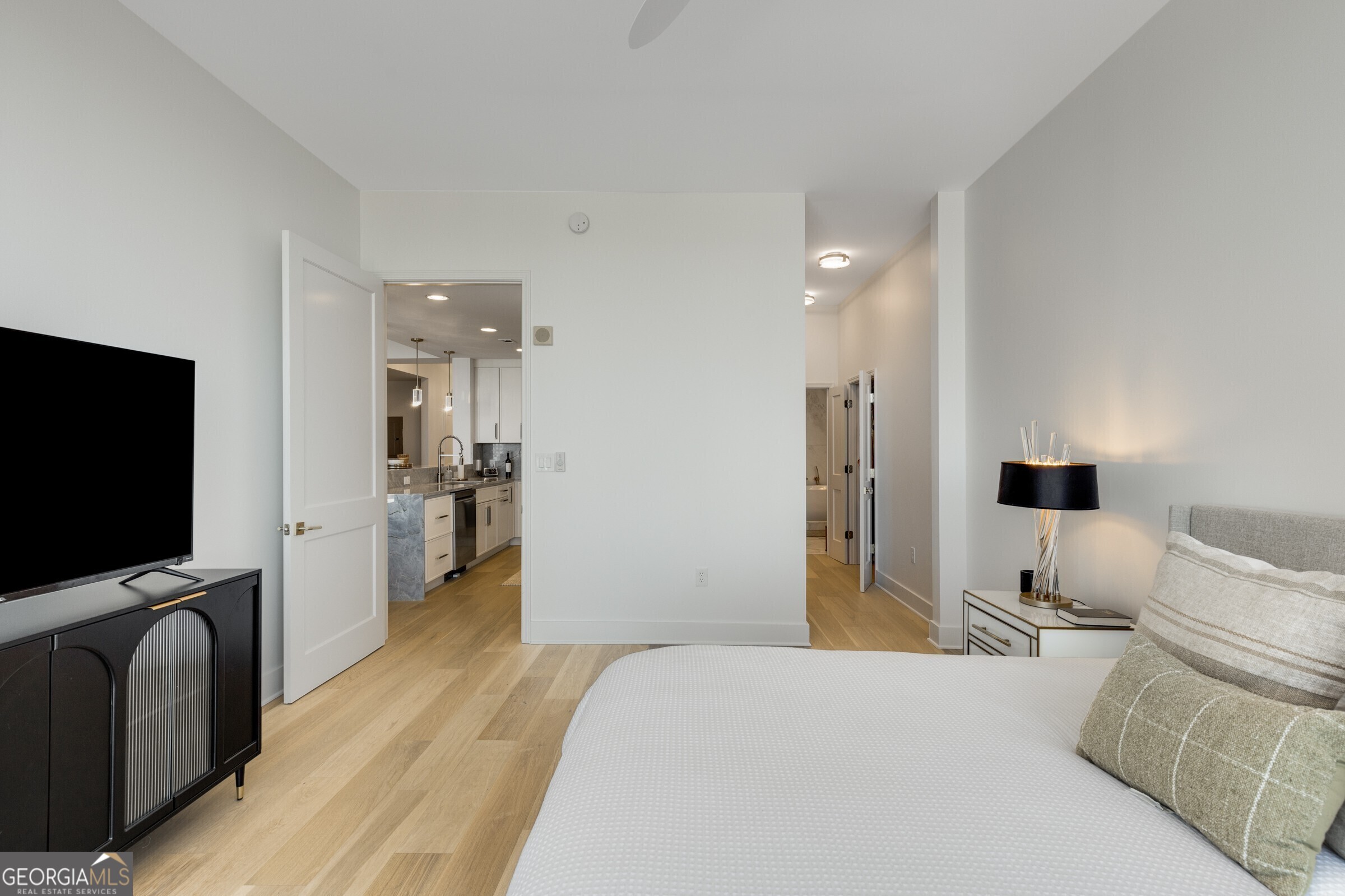 2795 Peachtree Road # 1305