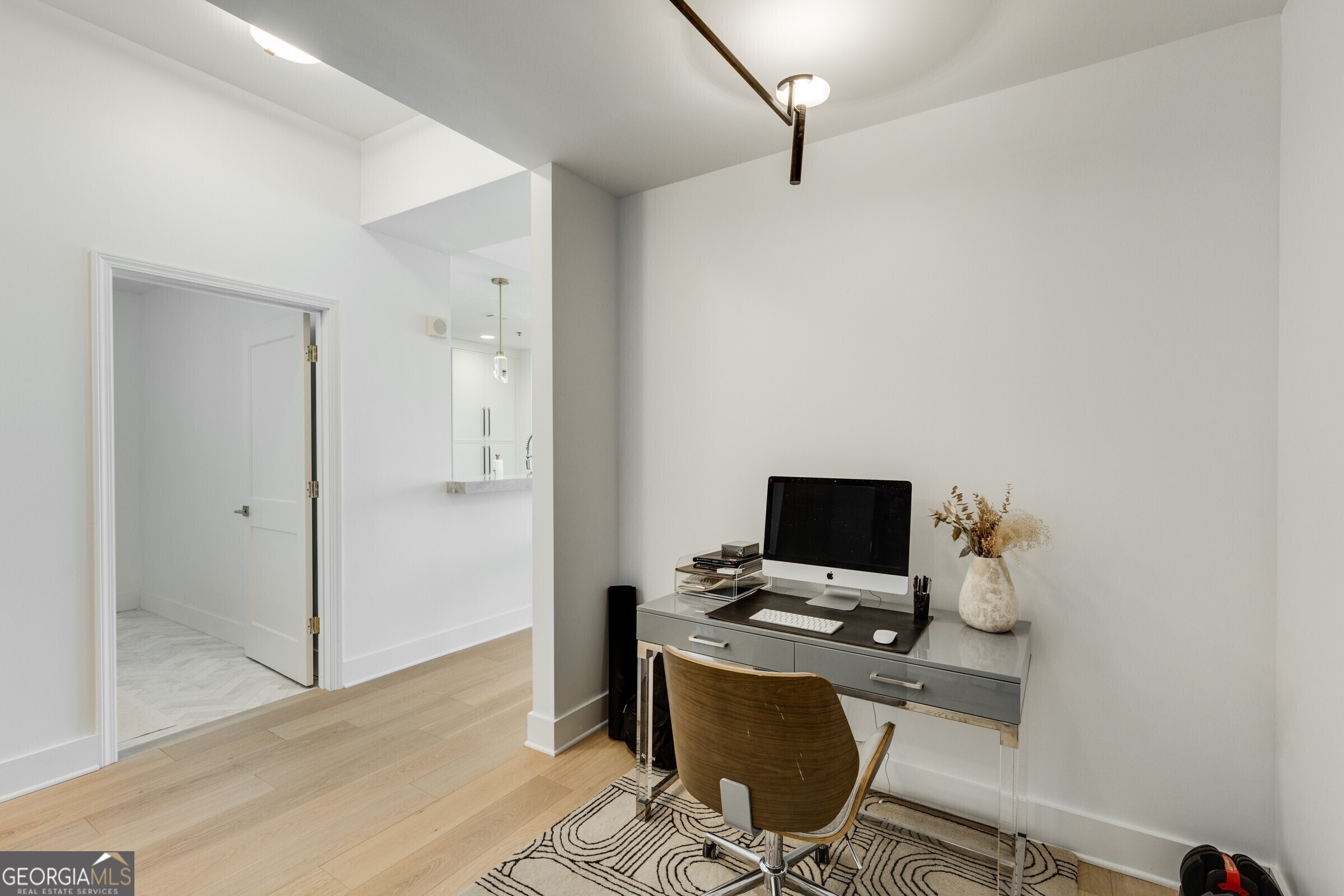 2795 Peachtree Road # 1305