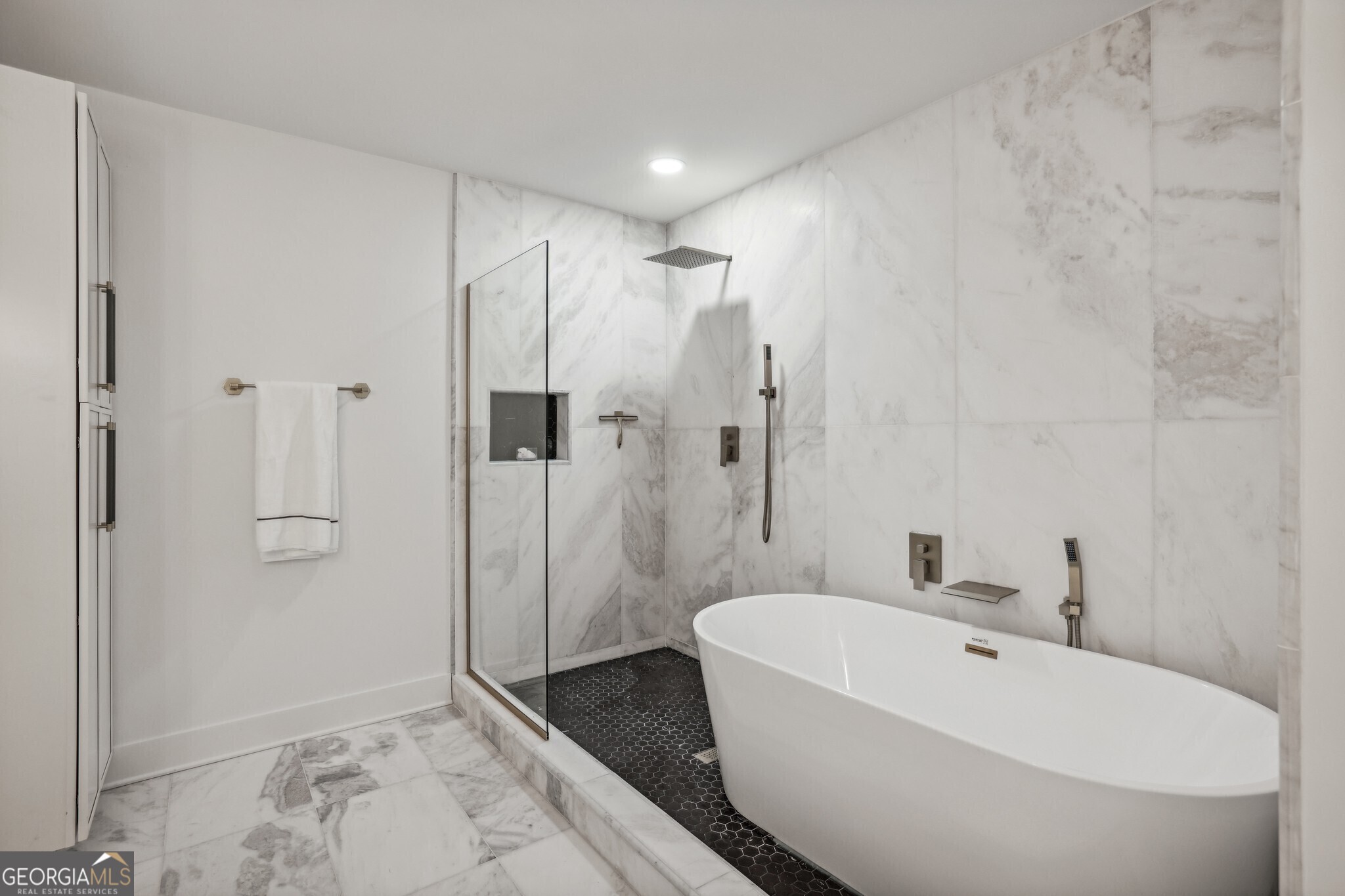 2795 Peachtree Road # 1305
