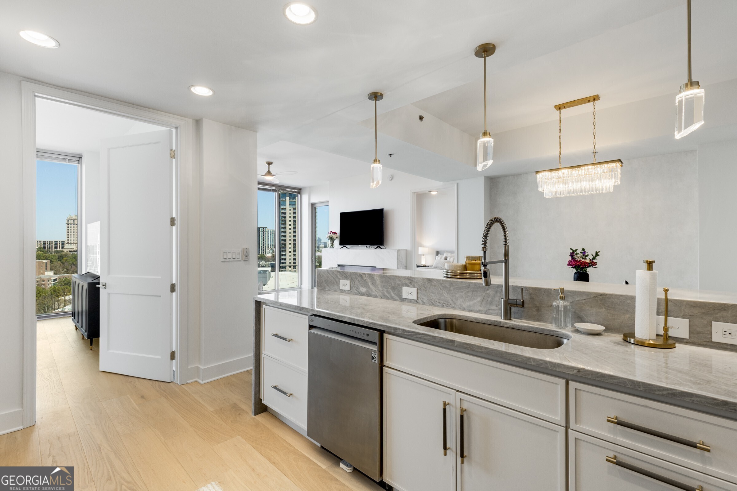 2795 Peachtree Road # 1305