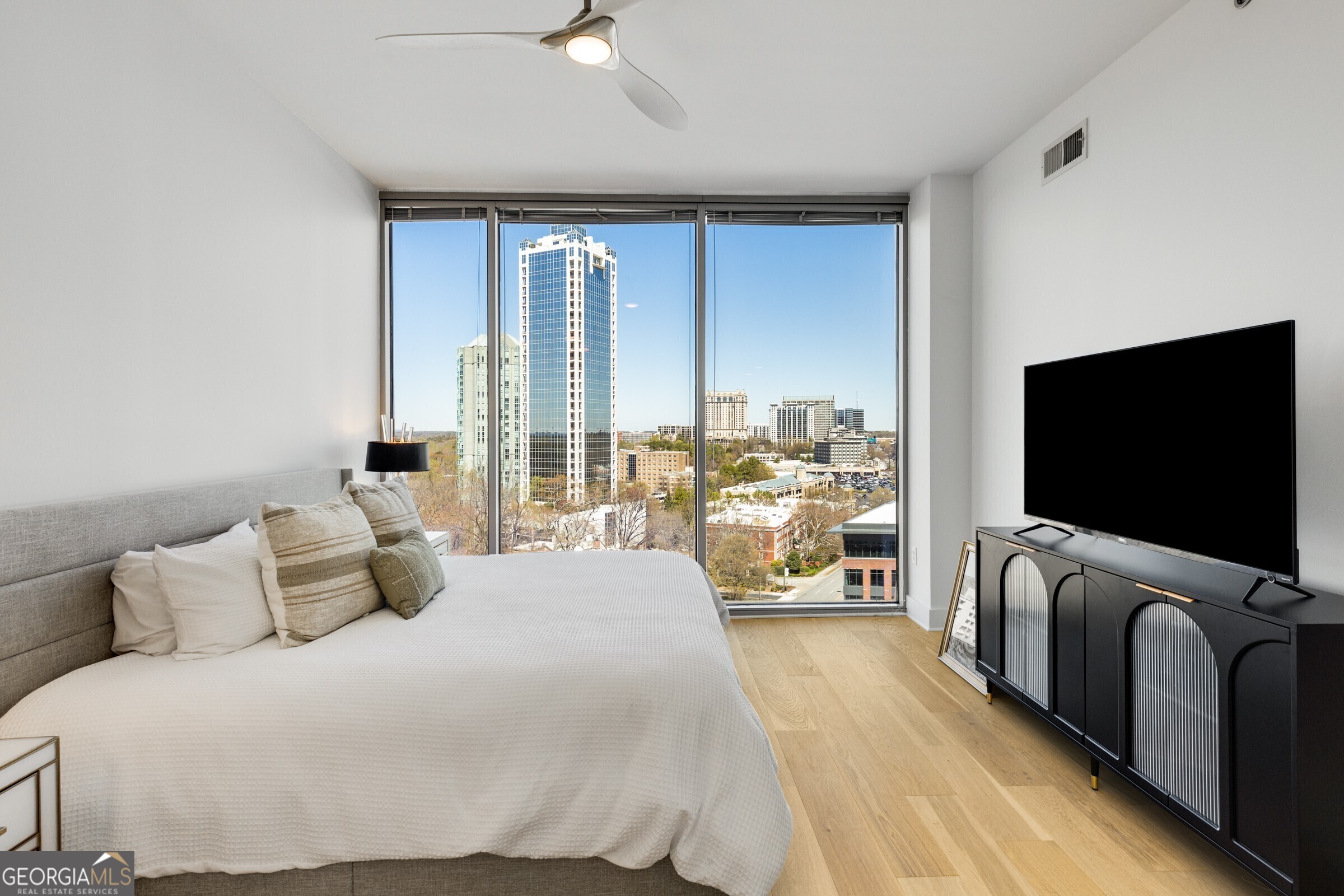 2795 Peachtree Road # 1305