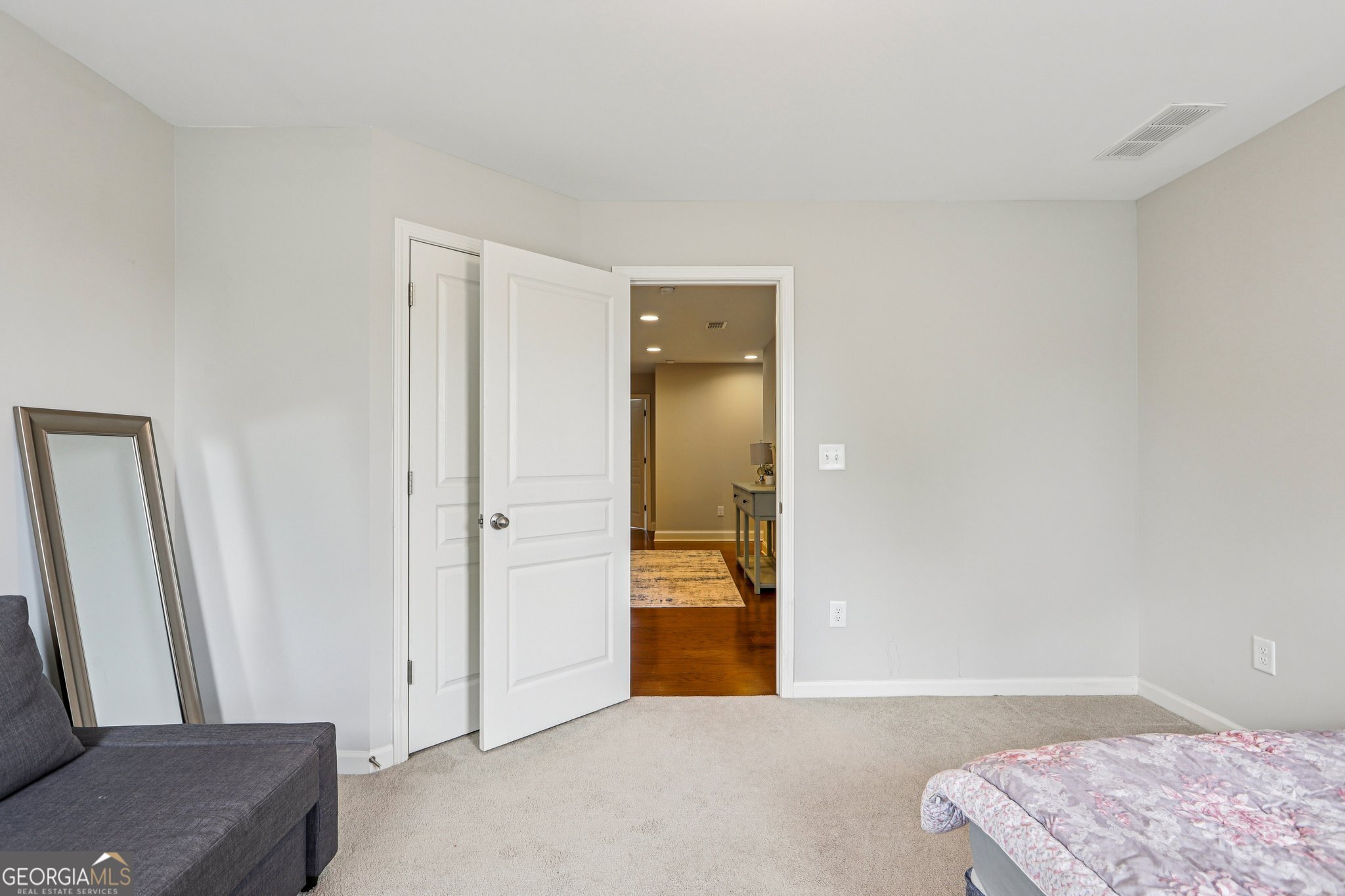 8215 Harlond Way