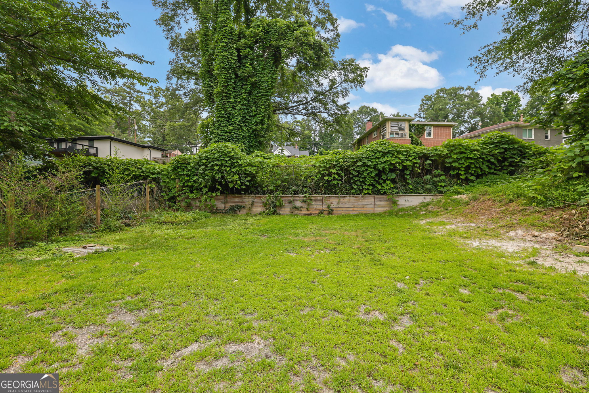 41 Spring Lane NW