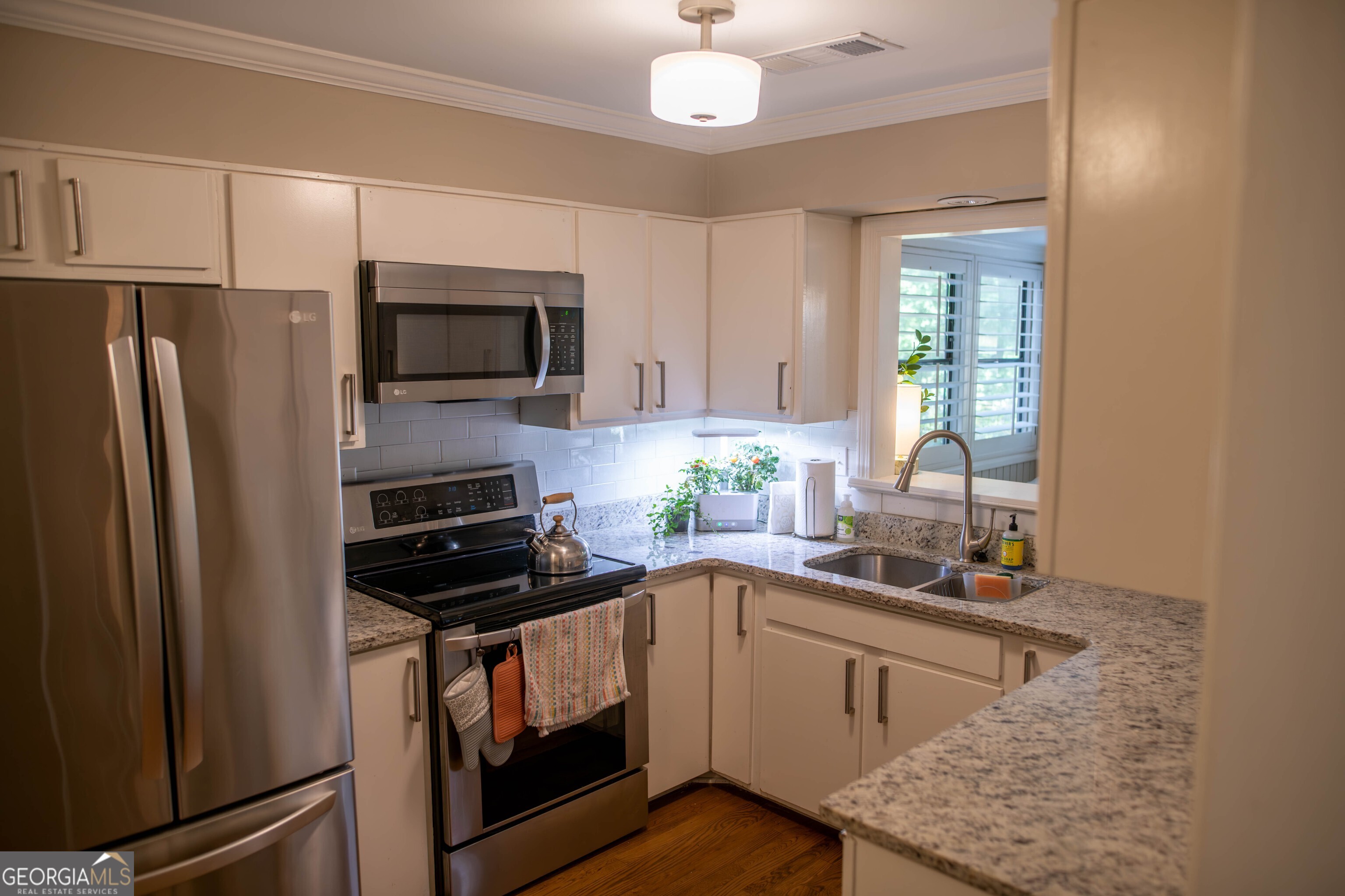37 La Rue Place NW