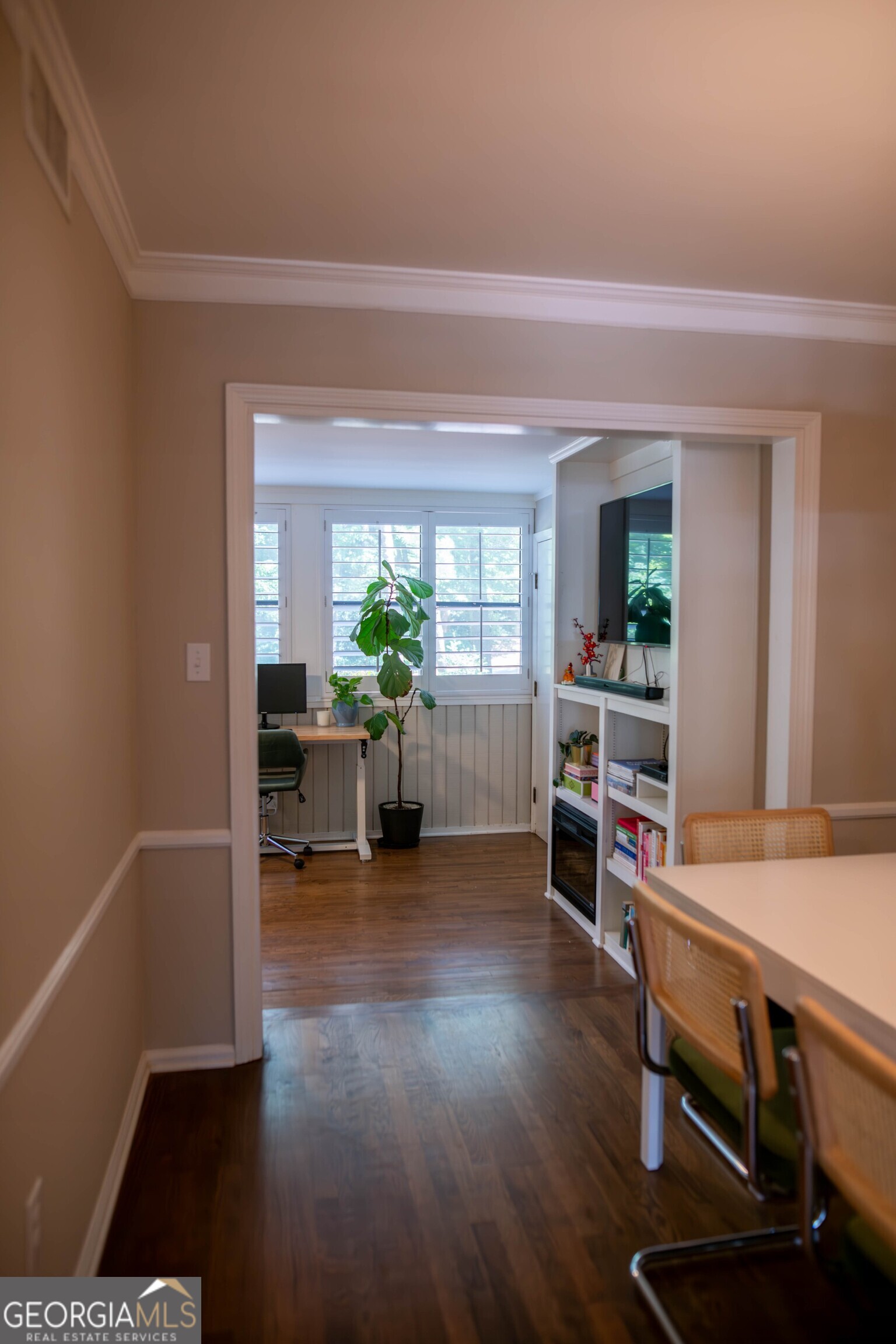 37 La Rue Place NW