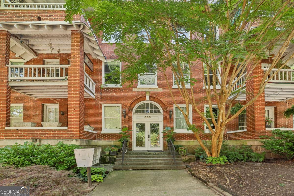 685 Argonne Avenue NE # 15