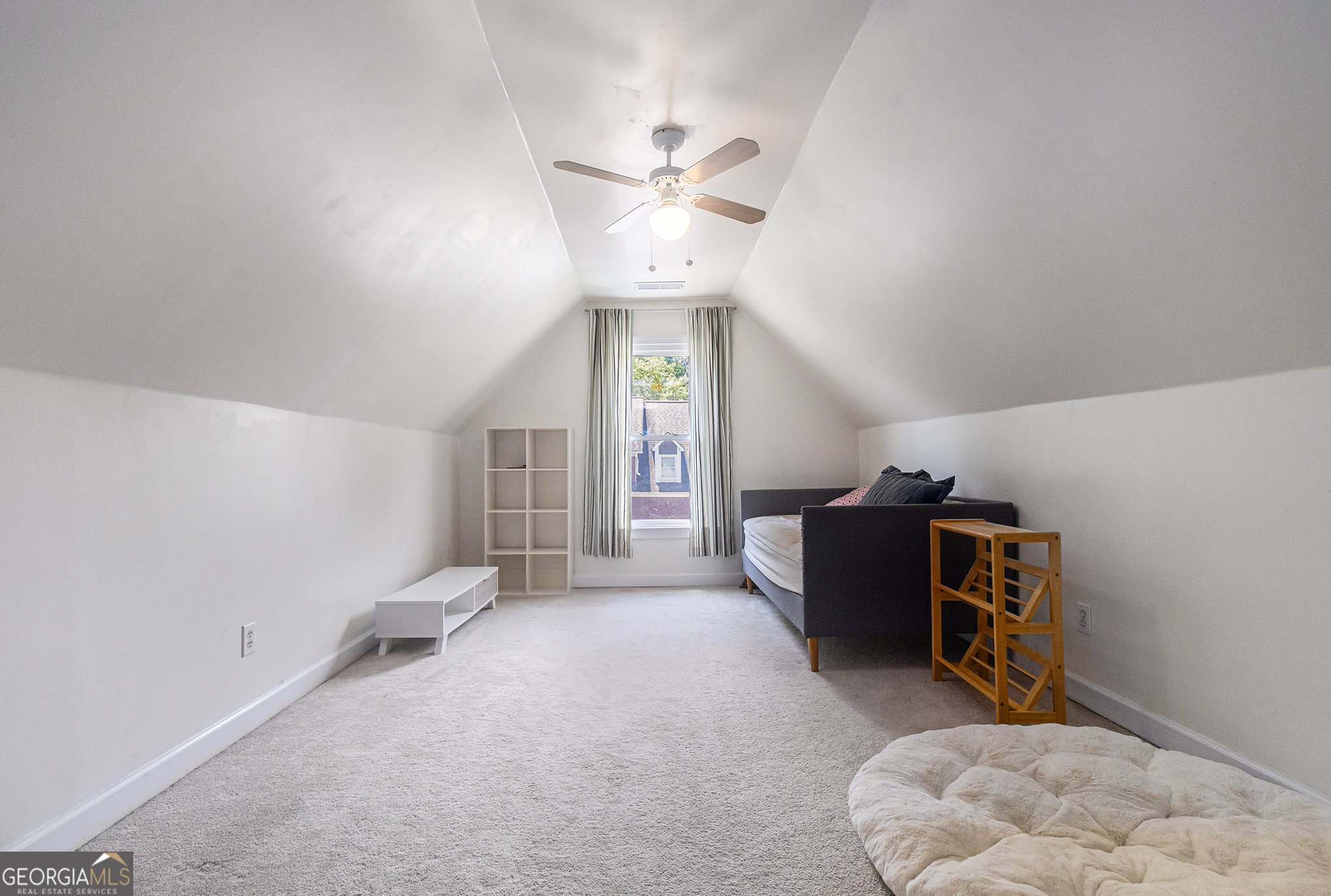 1469 Crescent Walk