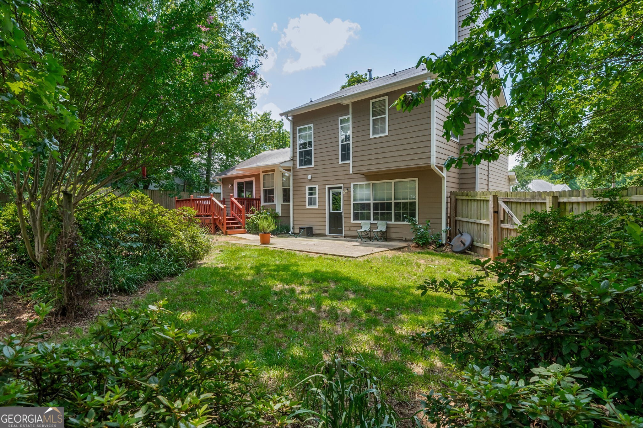1115 Manor Way NW