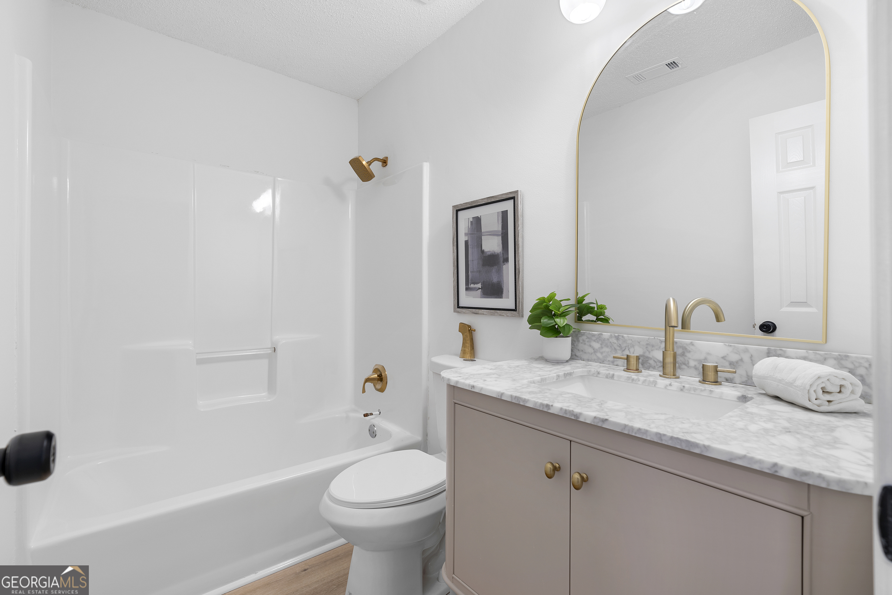 3407 Deerwood Court
