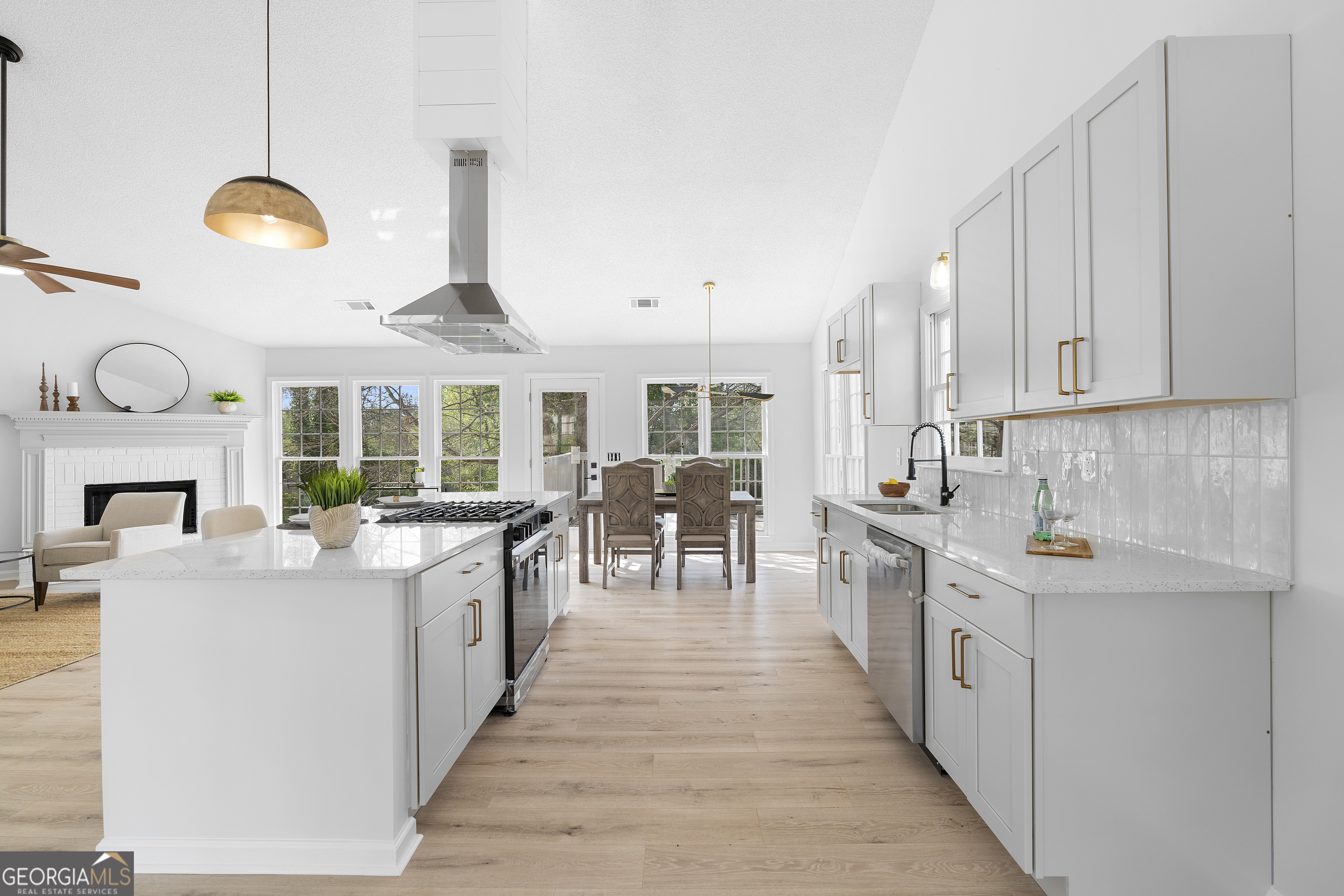 3407 Deerwood Court