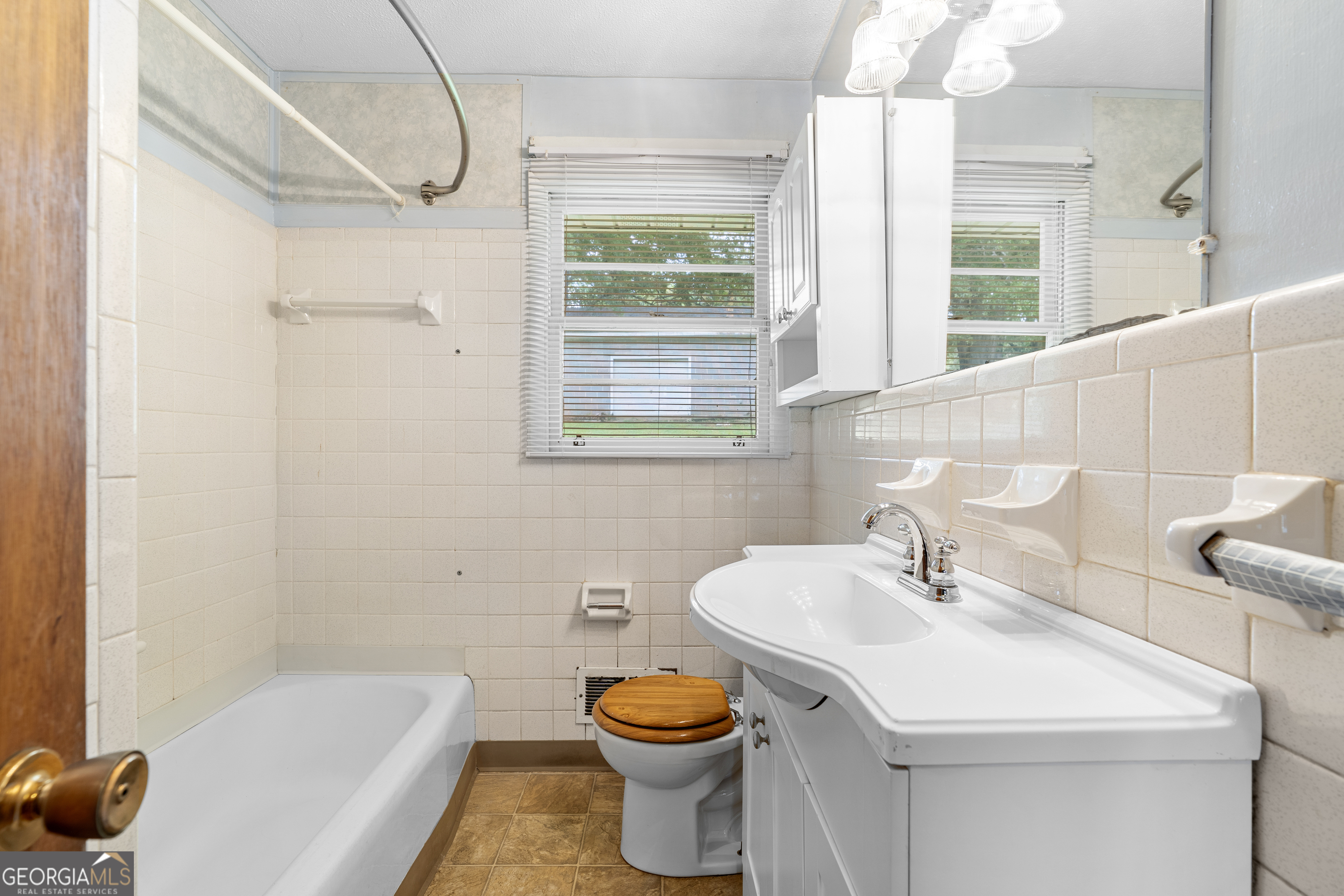 6073 Terry Lane
