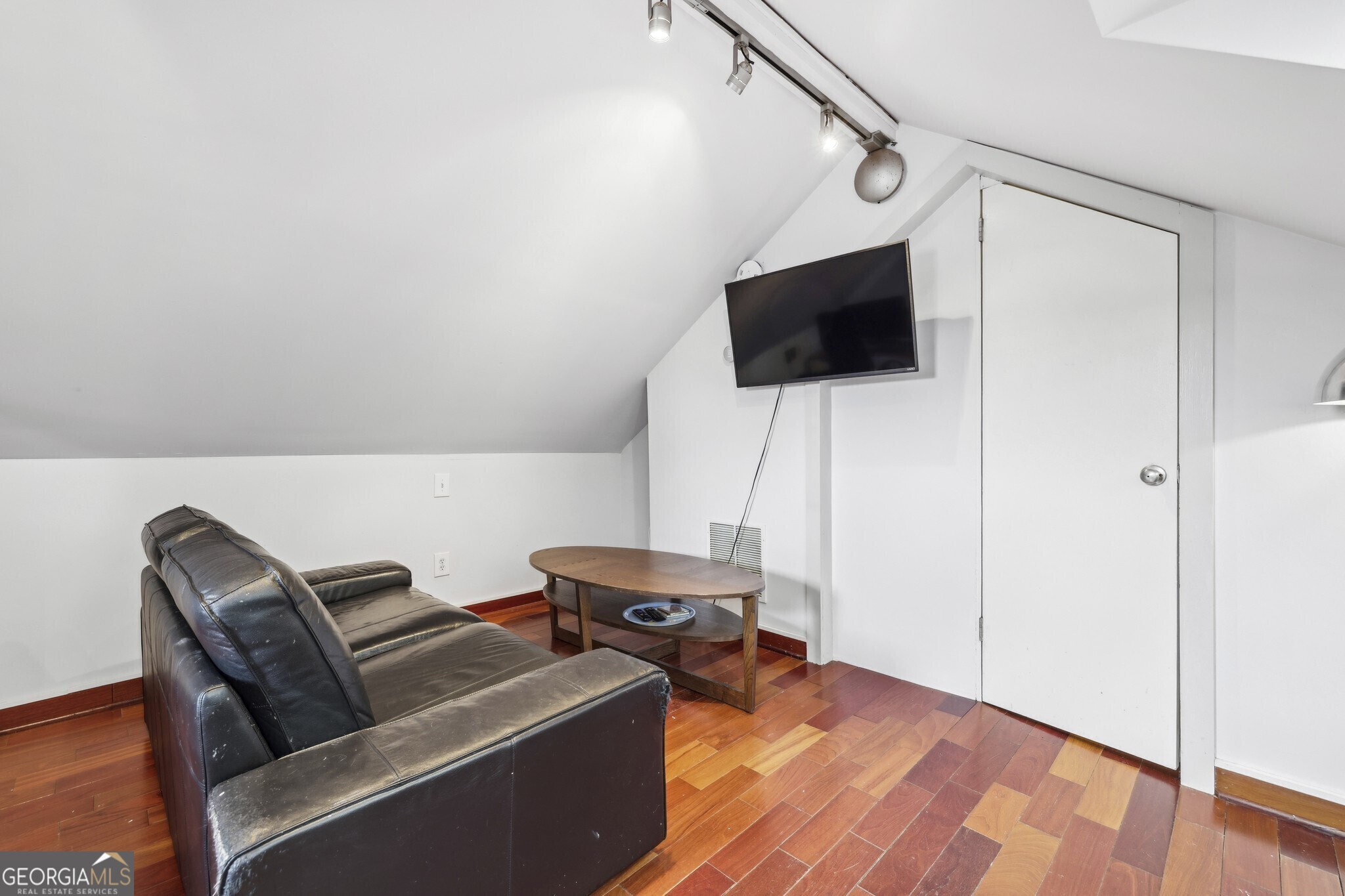 1015 S Candler