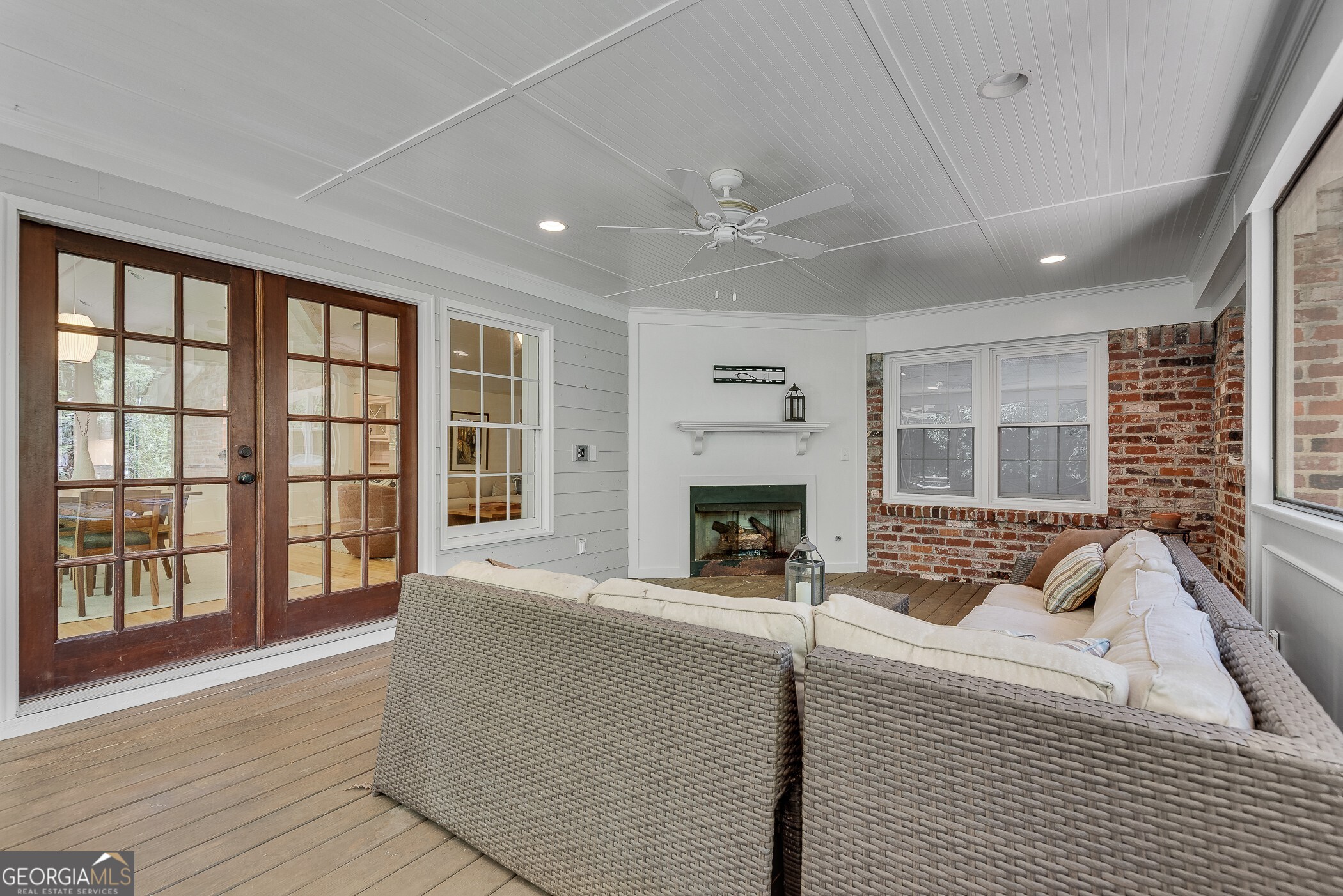 2284 Fairoaks Road