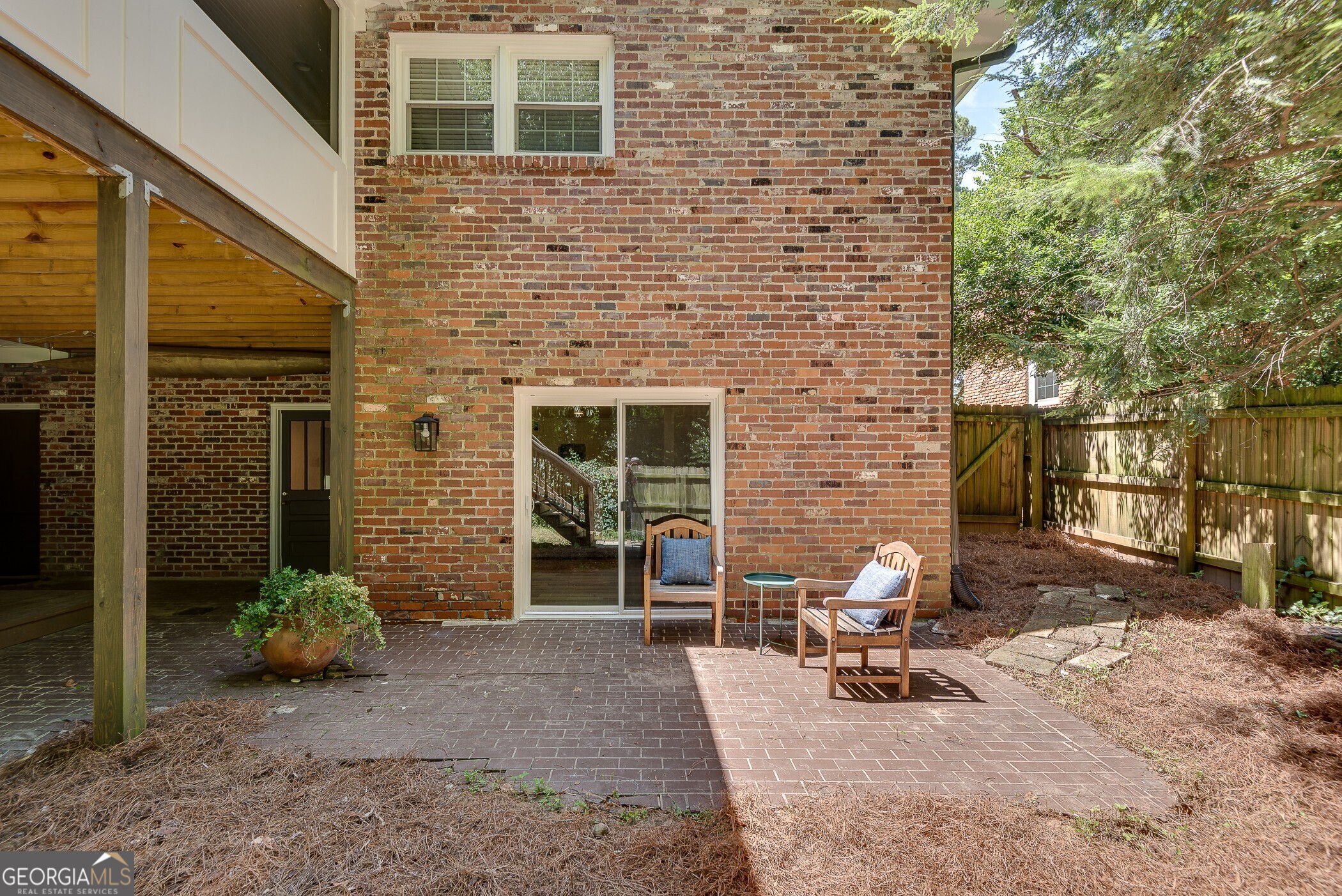2284 Fairoaks Road