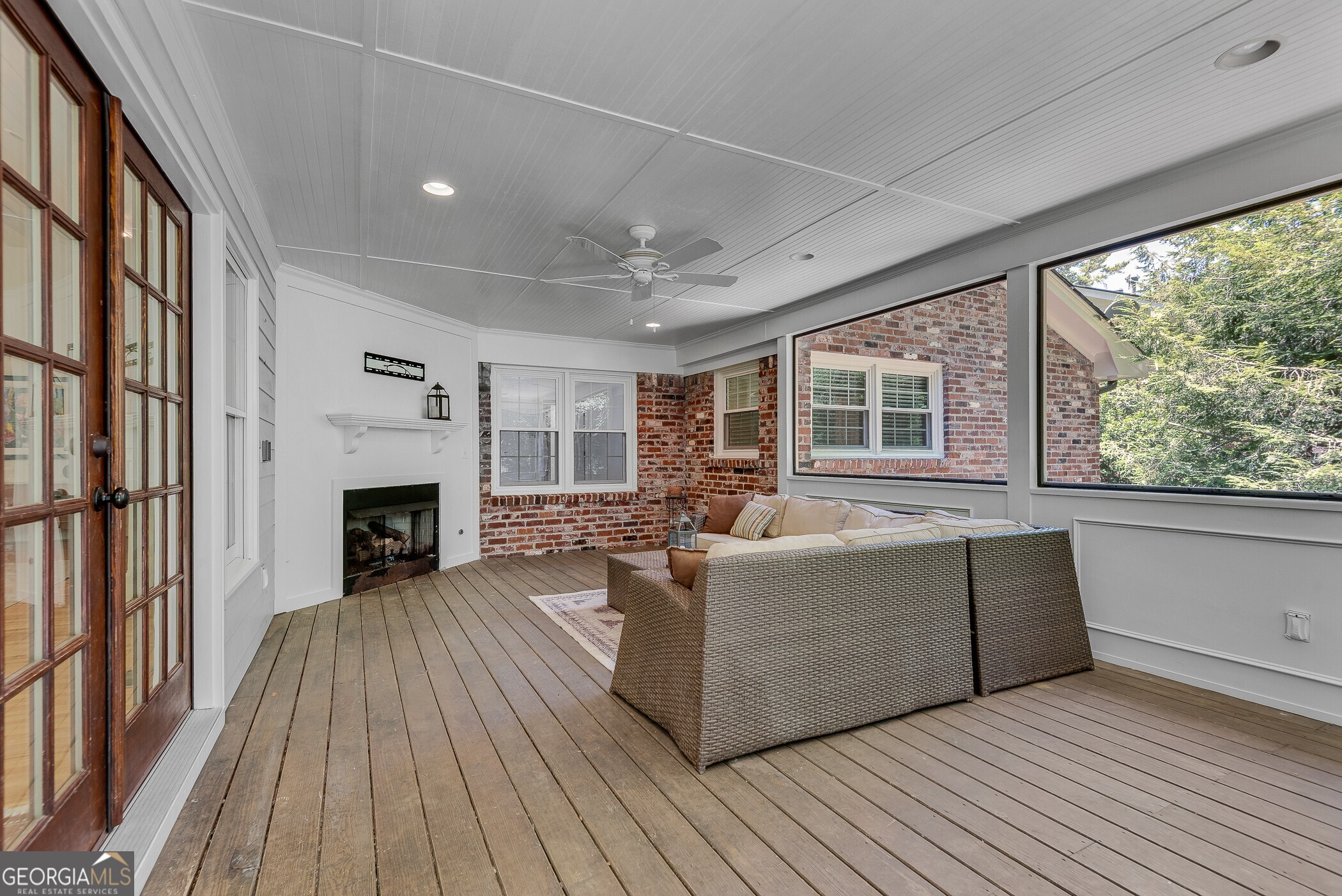 2284 Fairoaks Road