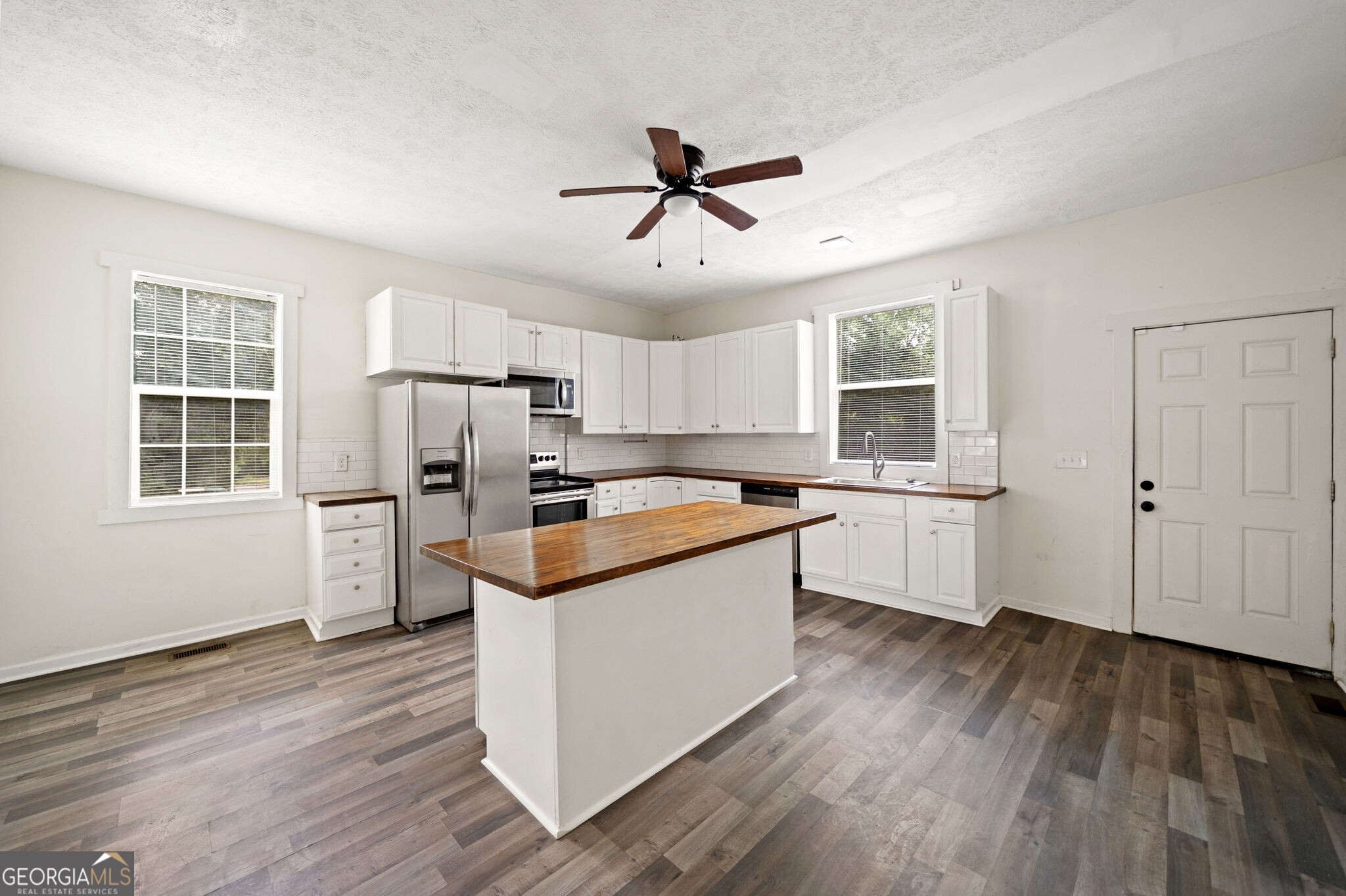202 Reservation Street NE