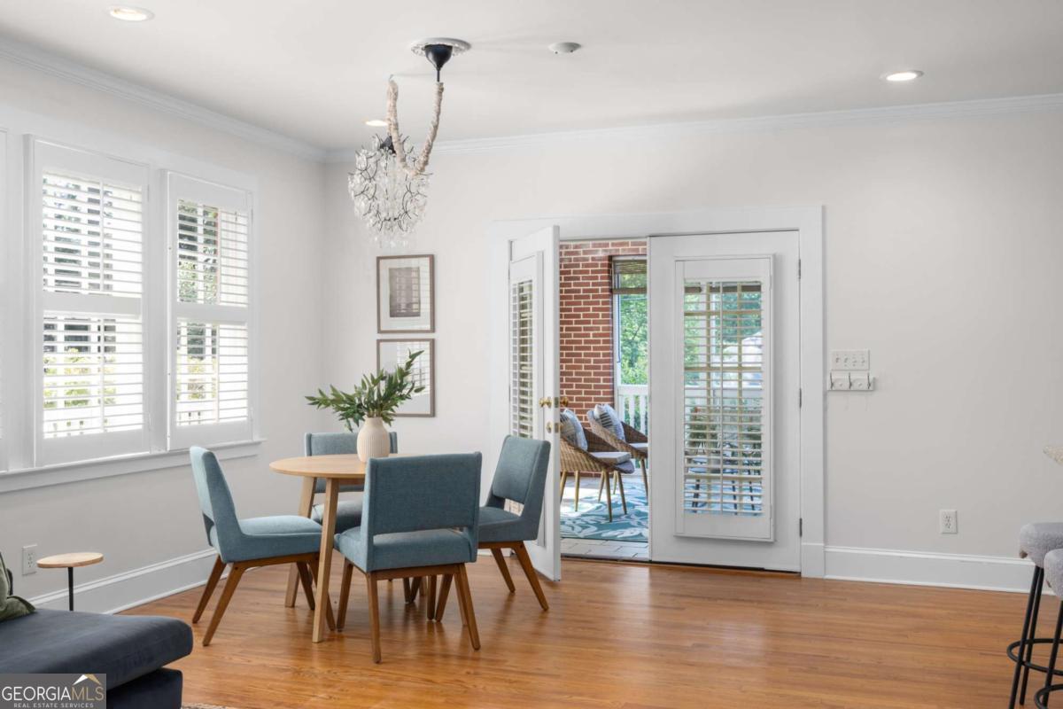 16 Clarendon Avenue