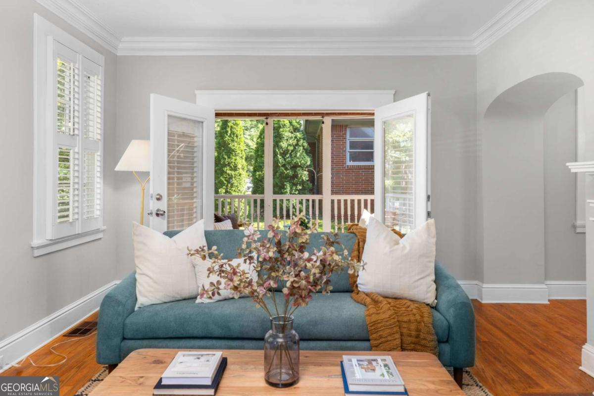 16 Clarendon Avenue