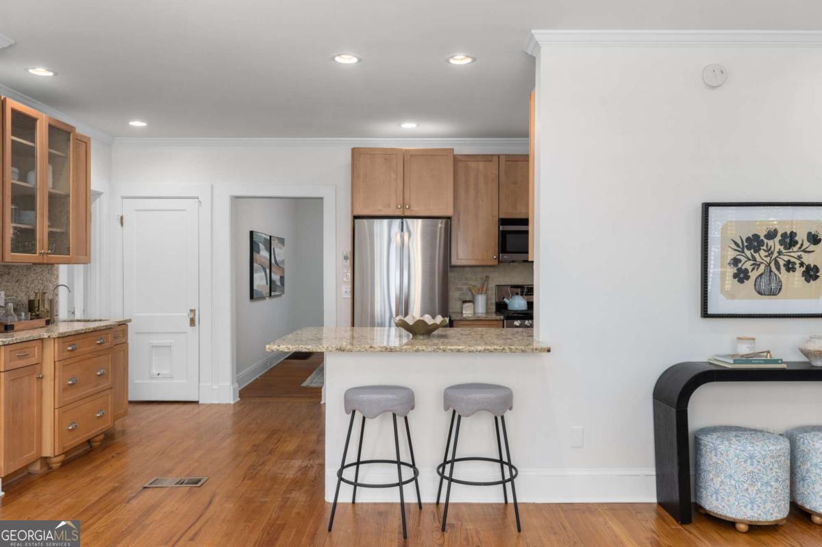 16 Clarendon Avenue