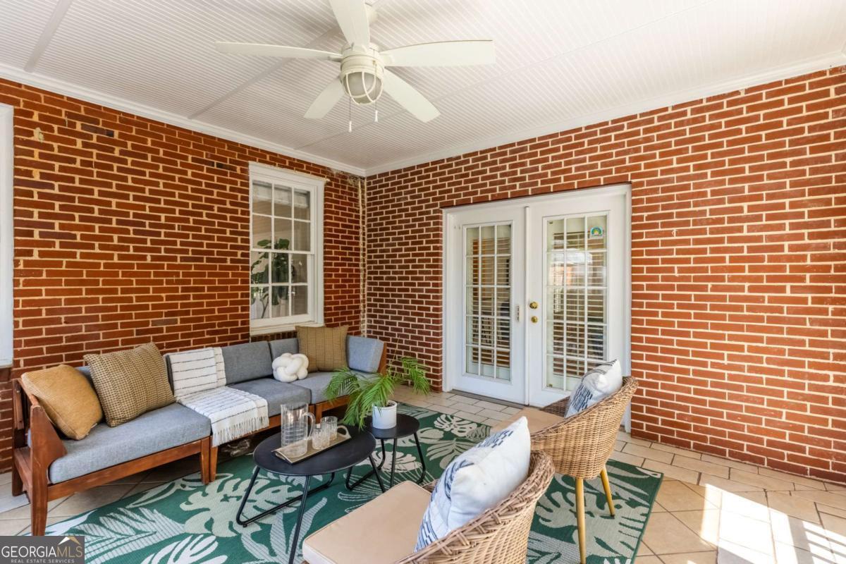 16 Clarendon Avenue