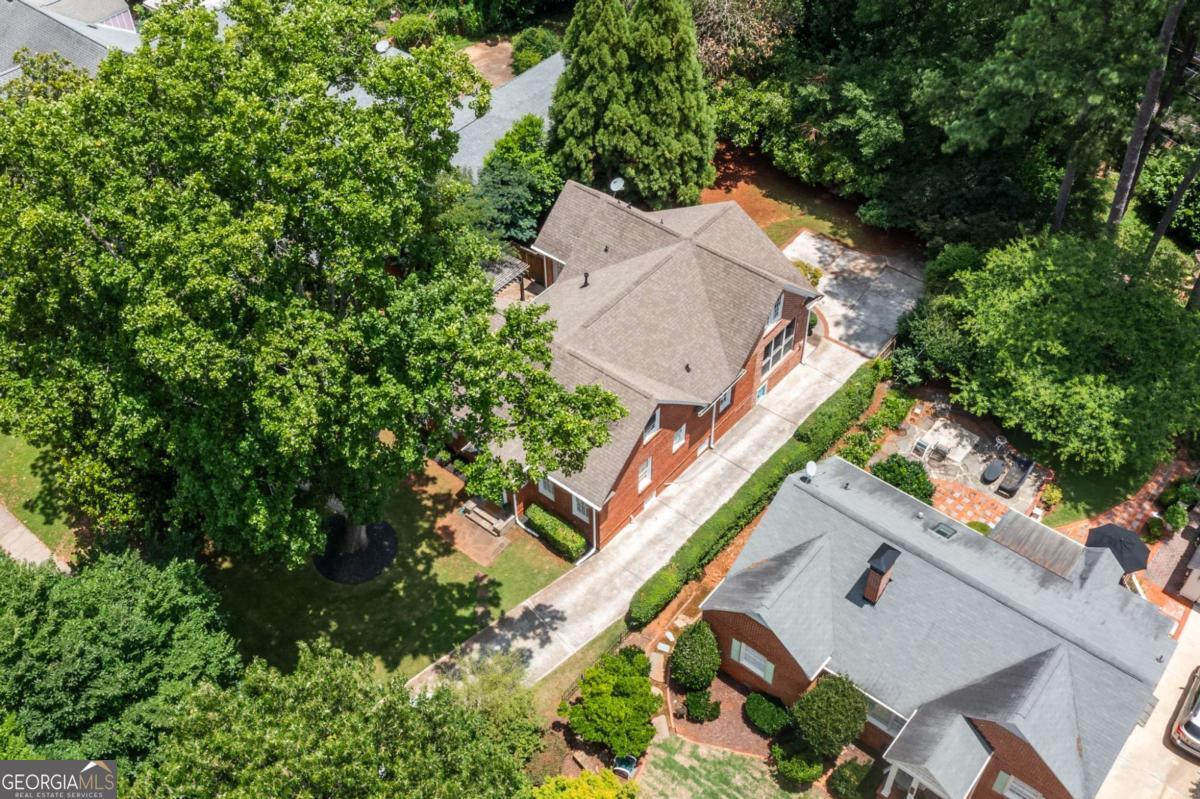 16 Clarendon Avenue