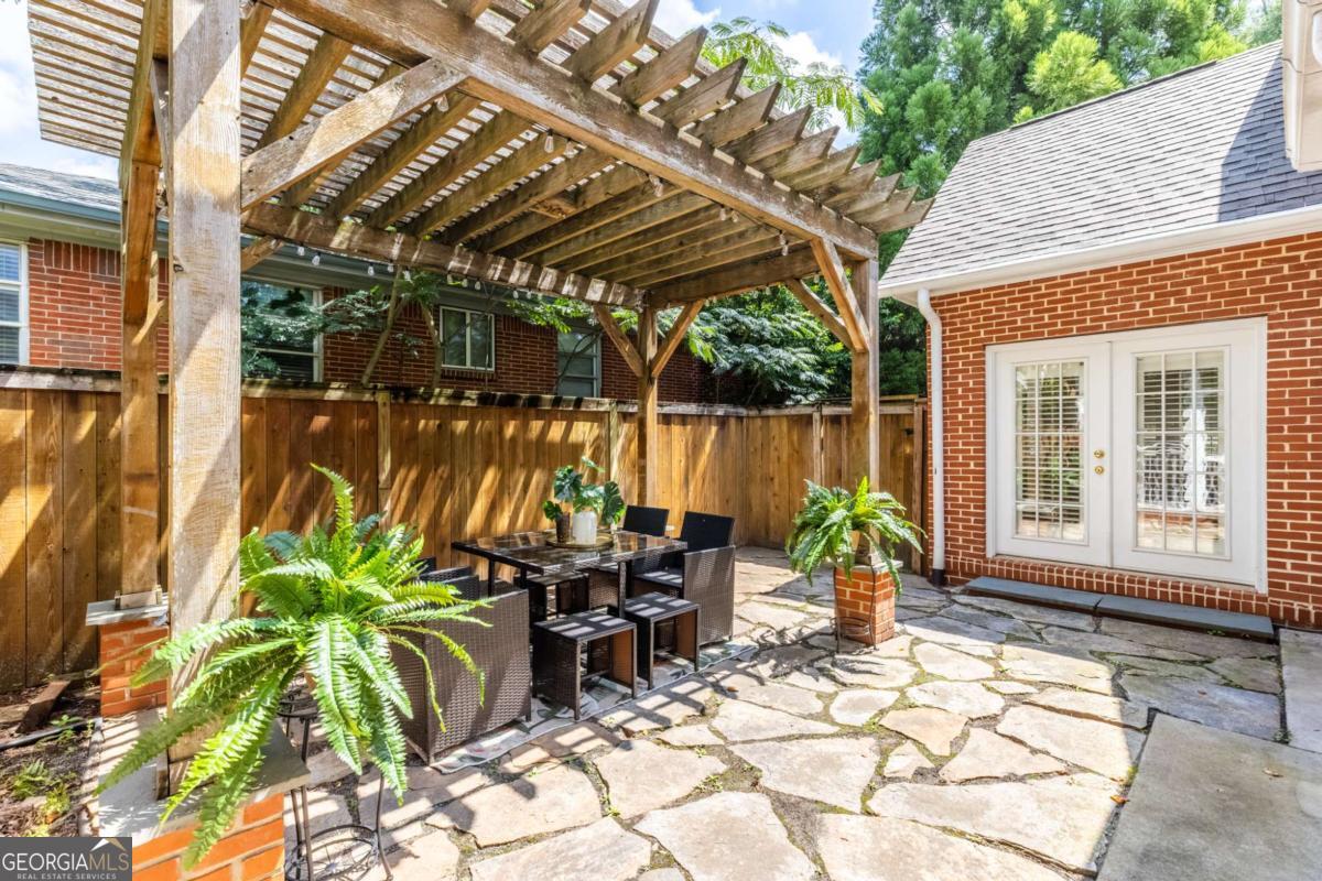 16 Clarendon Avenue
