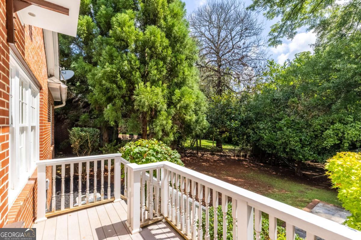 16 Clarendon Avenue
