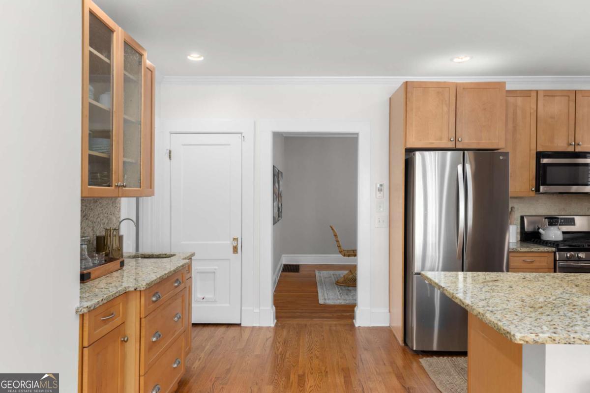 16 Clarendon Avenue