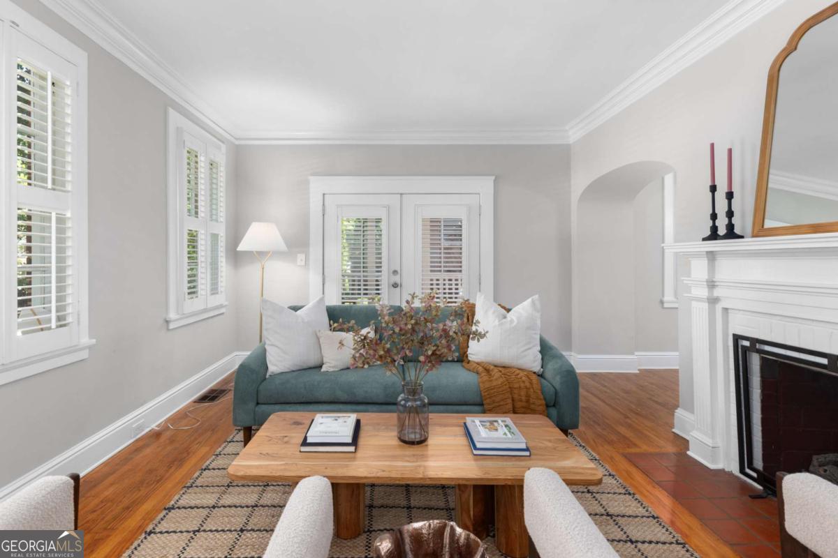 16 Clarendon Avenue