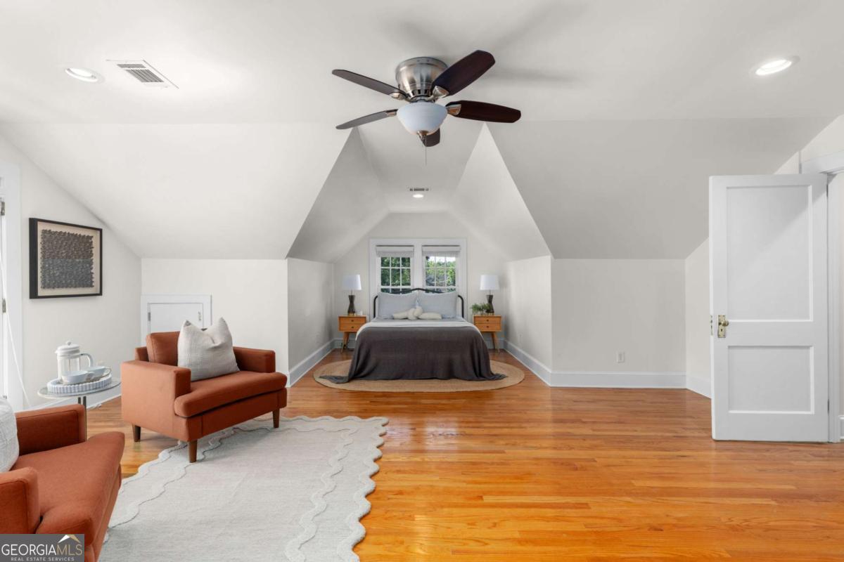 16 Clarendon Avenue