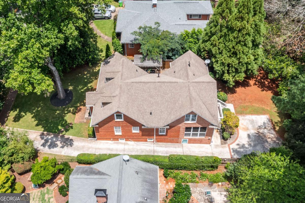 16 Clarendon Avenue