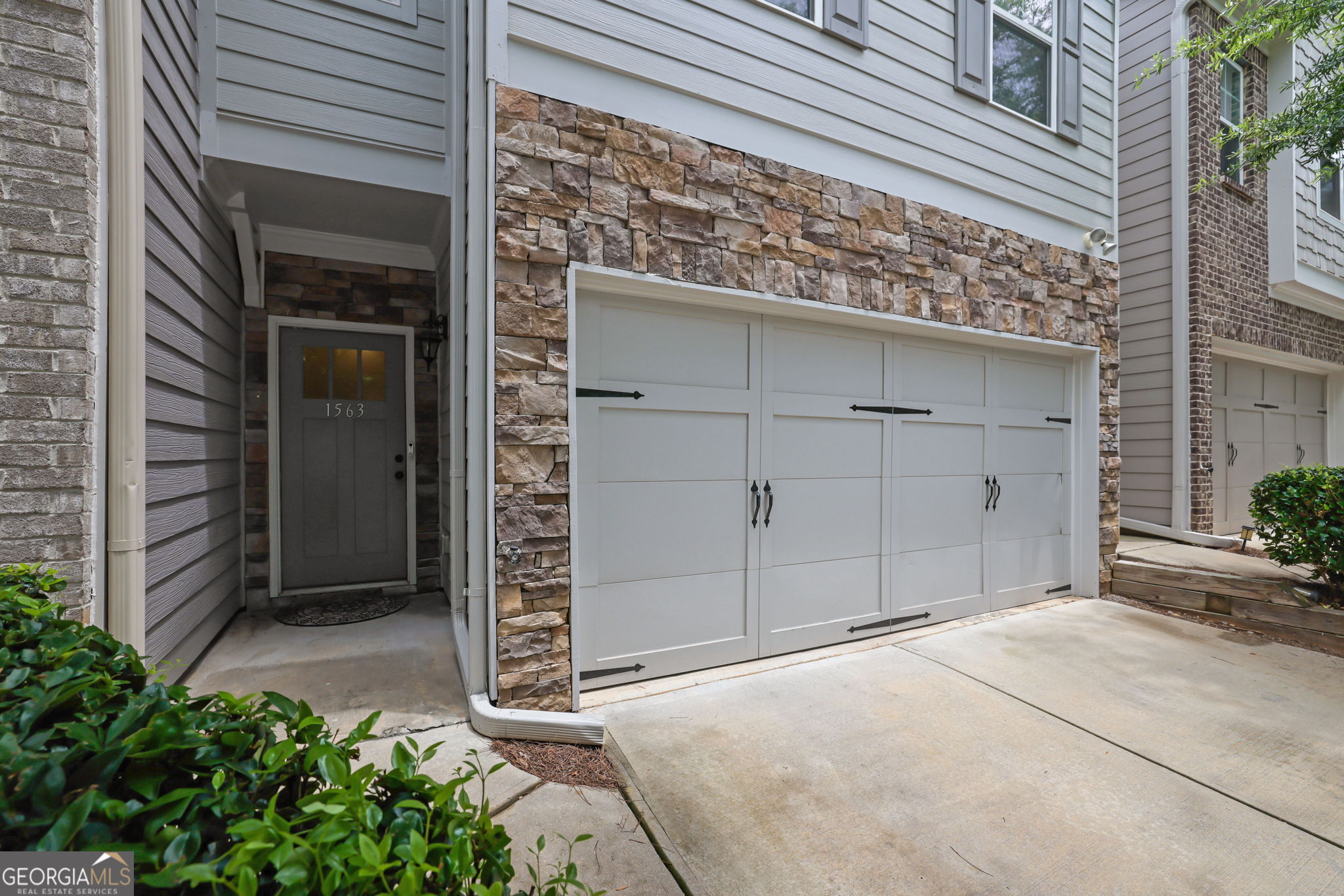 1563 Butternut Cove