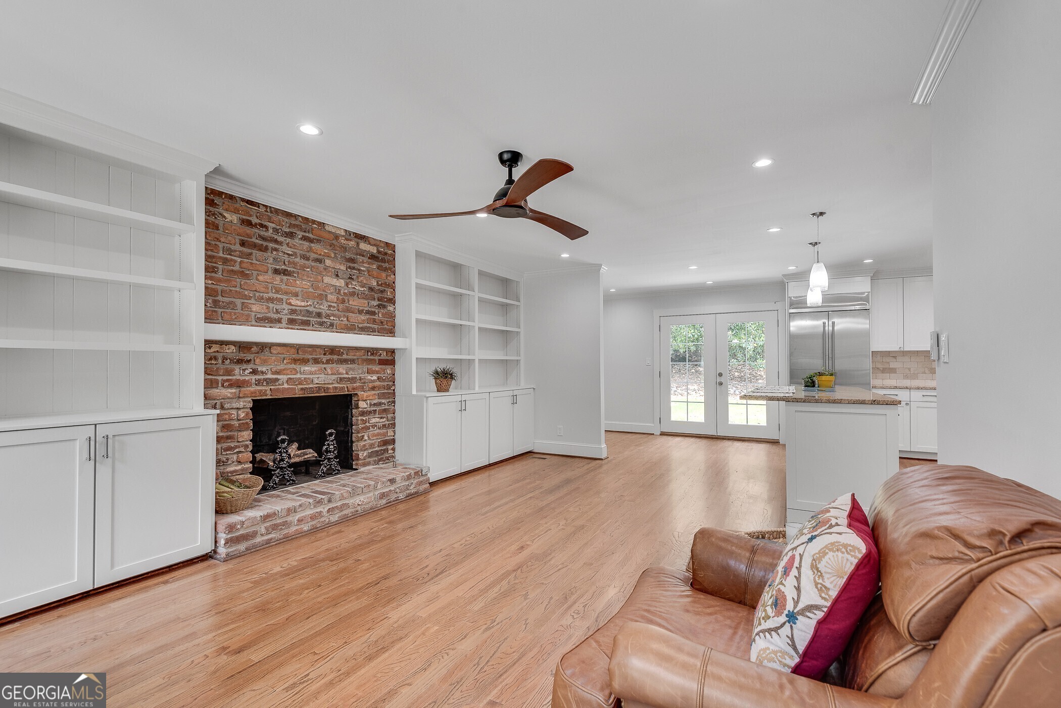 2592 River Oak Drive