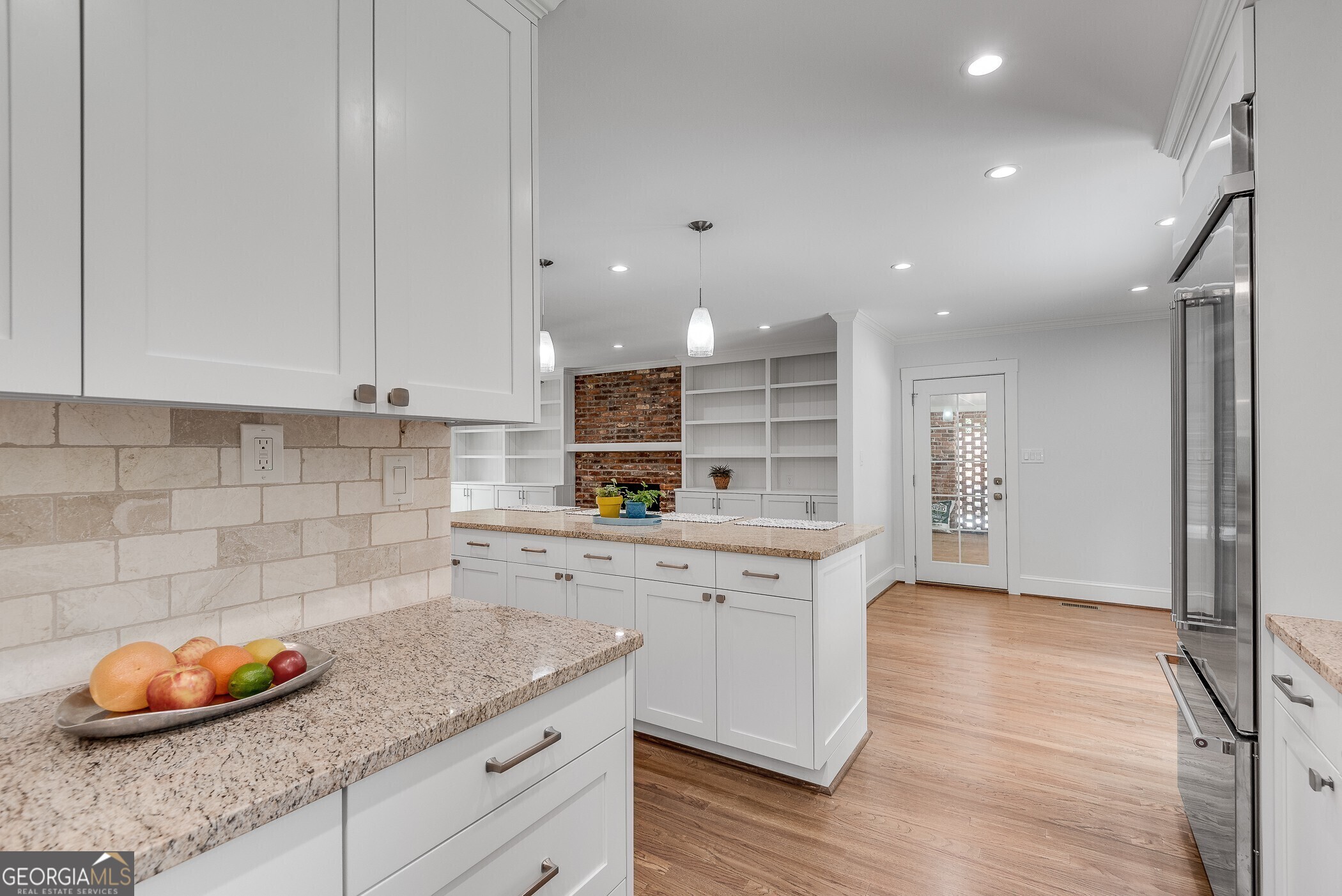 2592 River Oak Drive