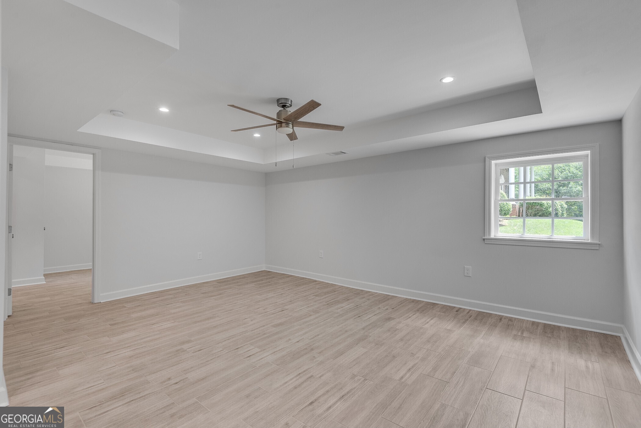 2592 River Oak Drive
