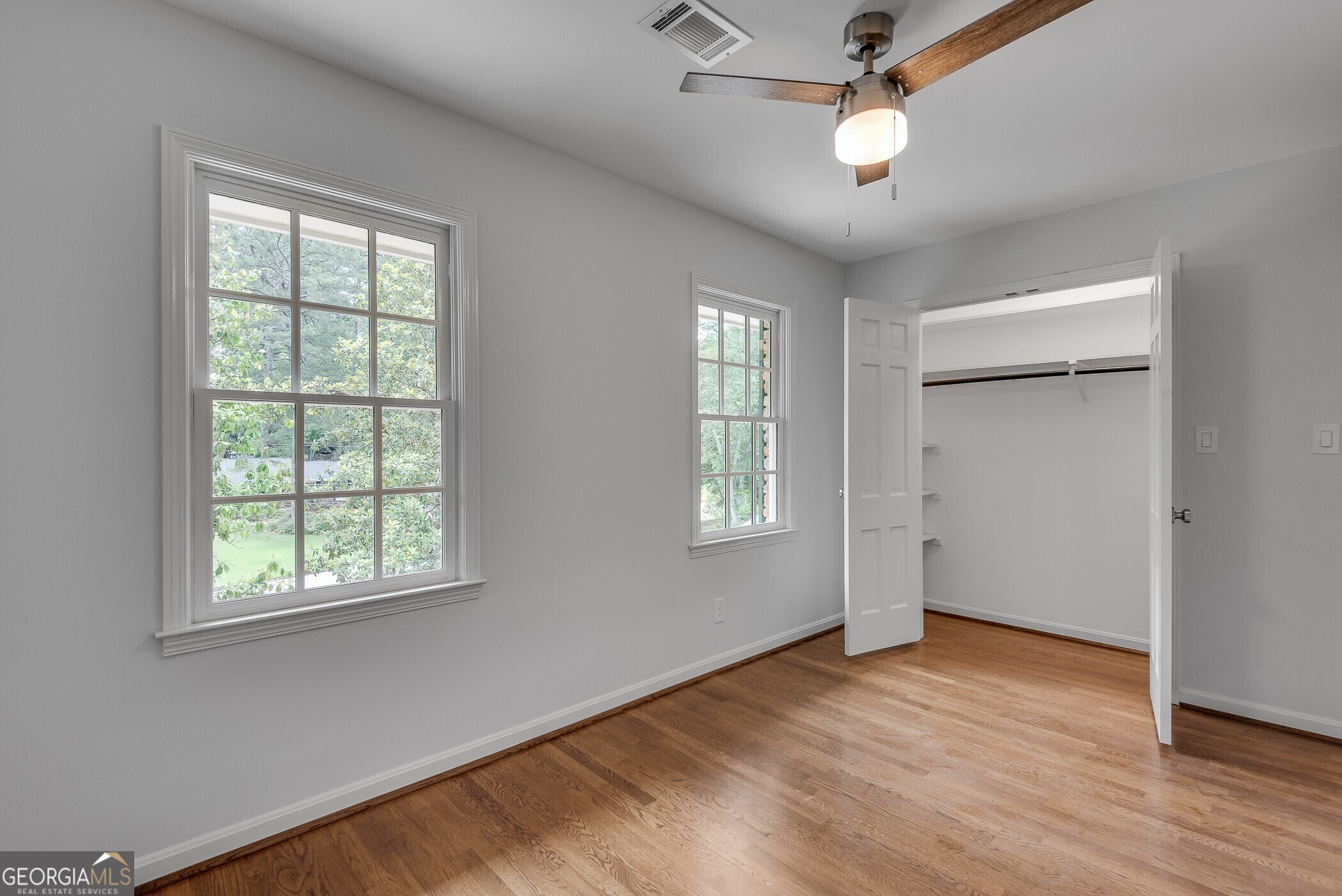 2592 River Oak Drive