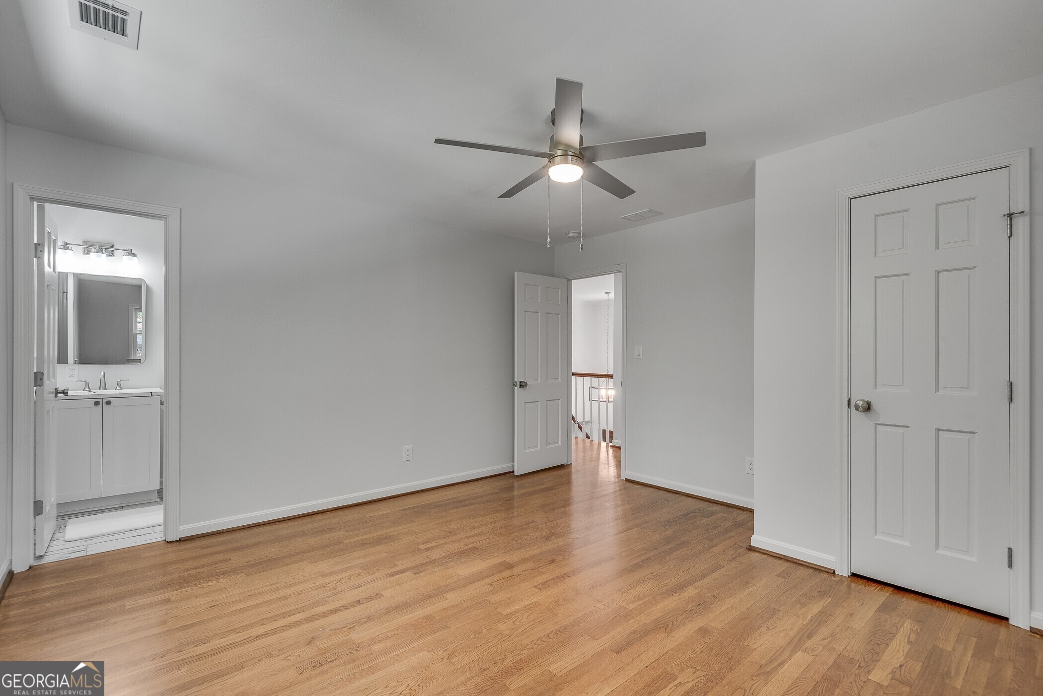 2592 River Oak Drive