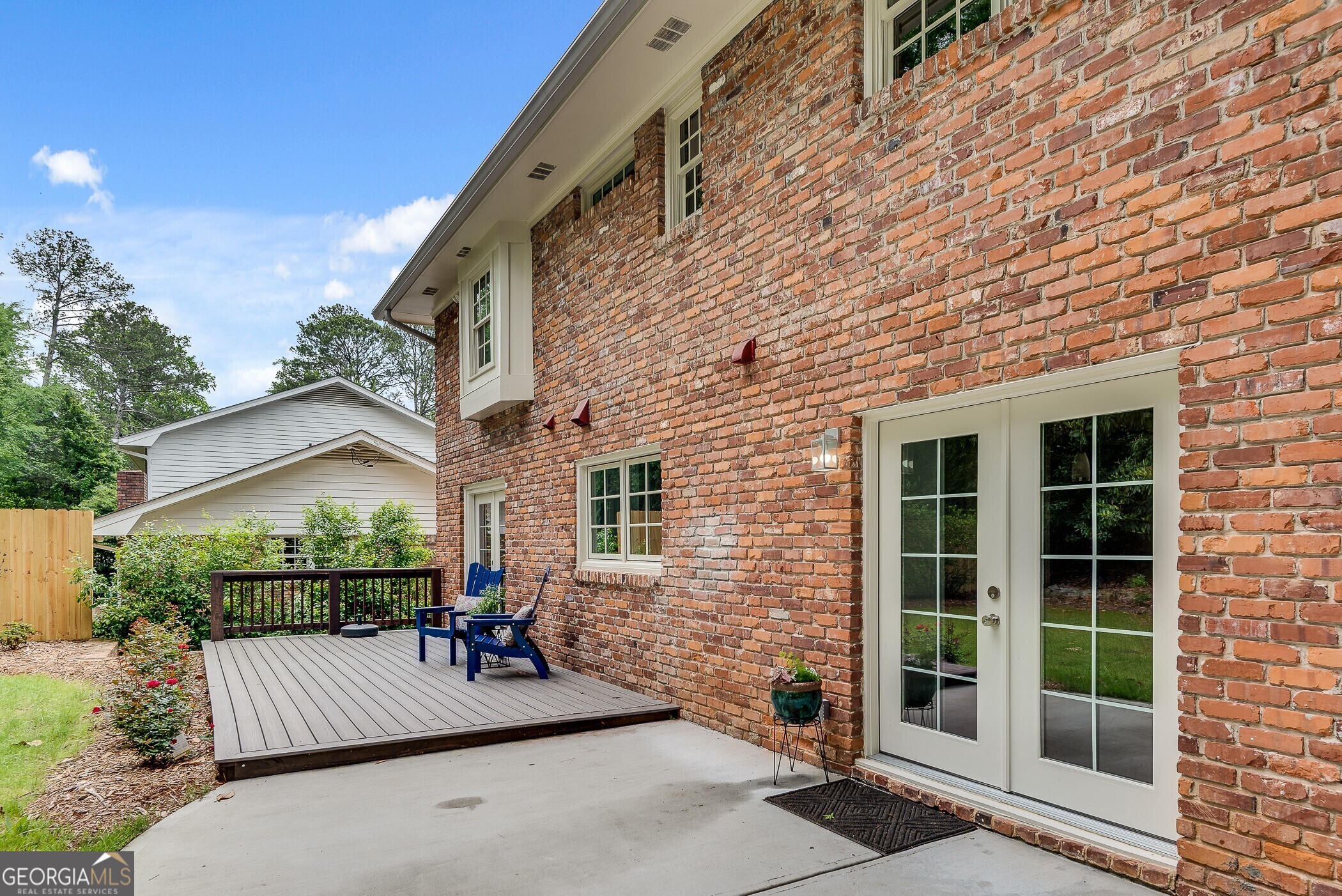 2592 River Oak Drive