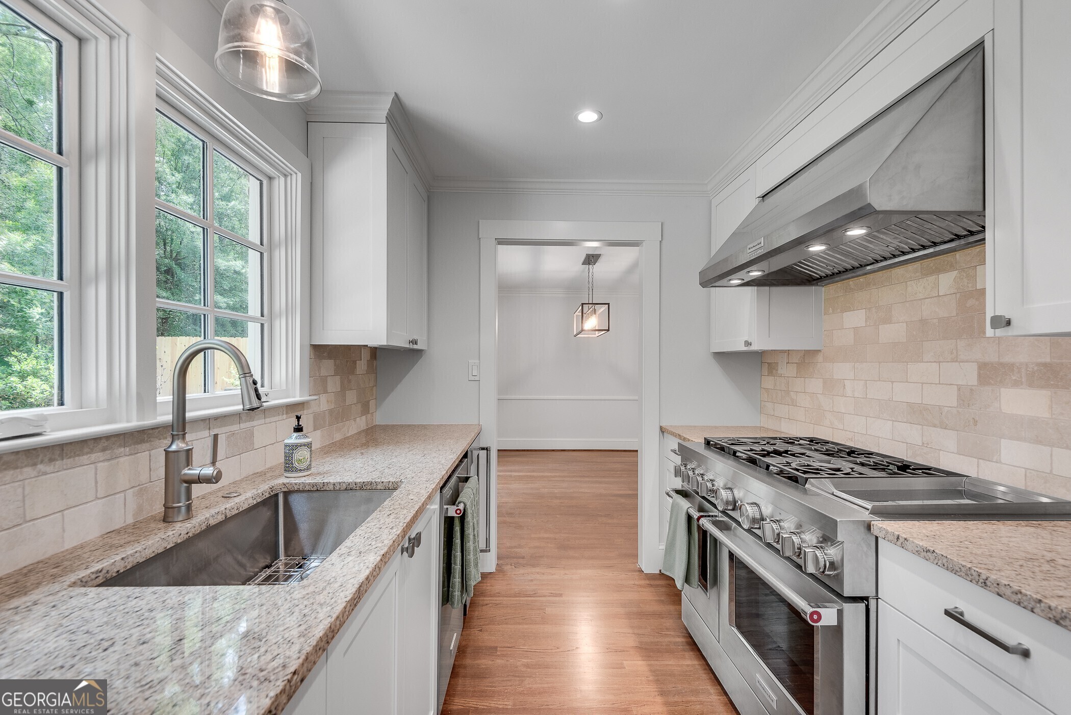 2592 River Oak Drive