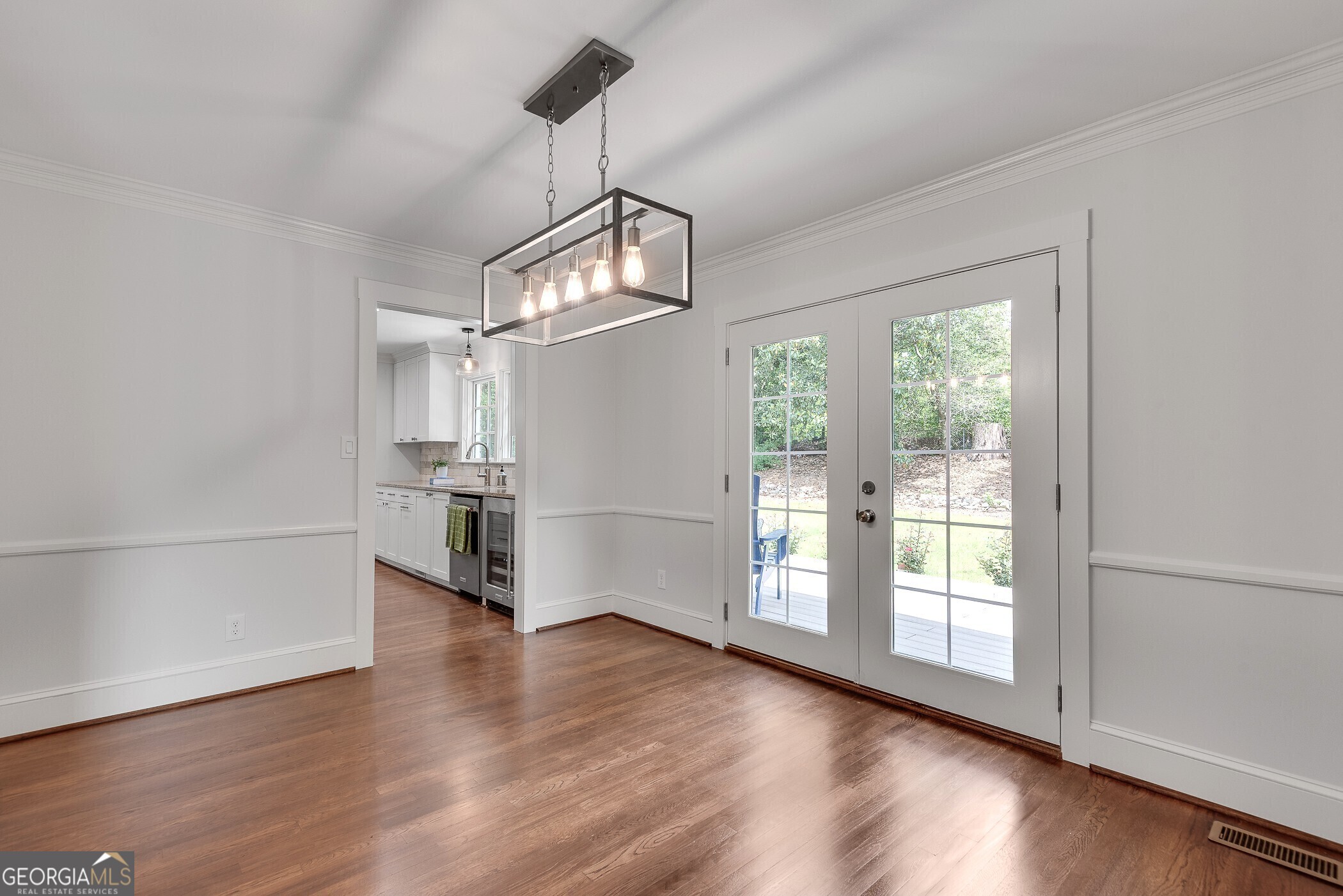 2592 River Oak Drive