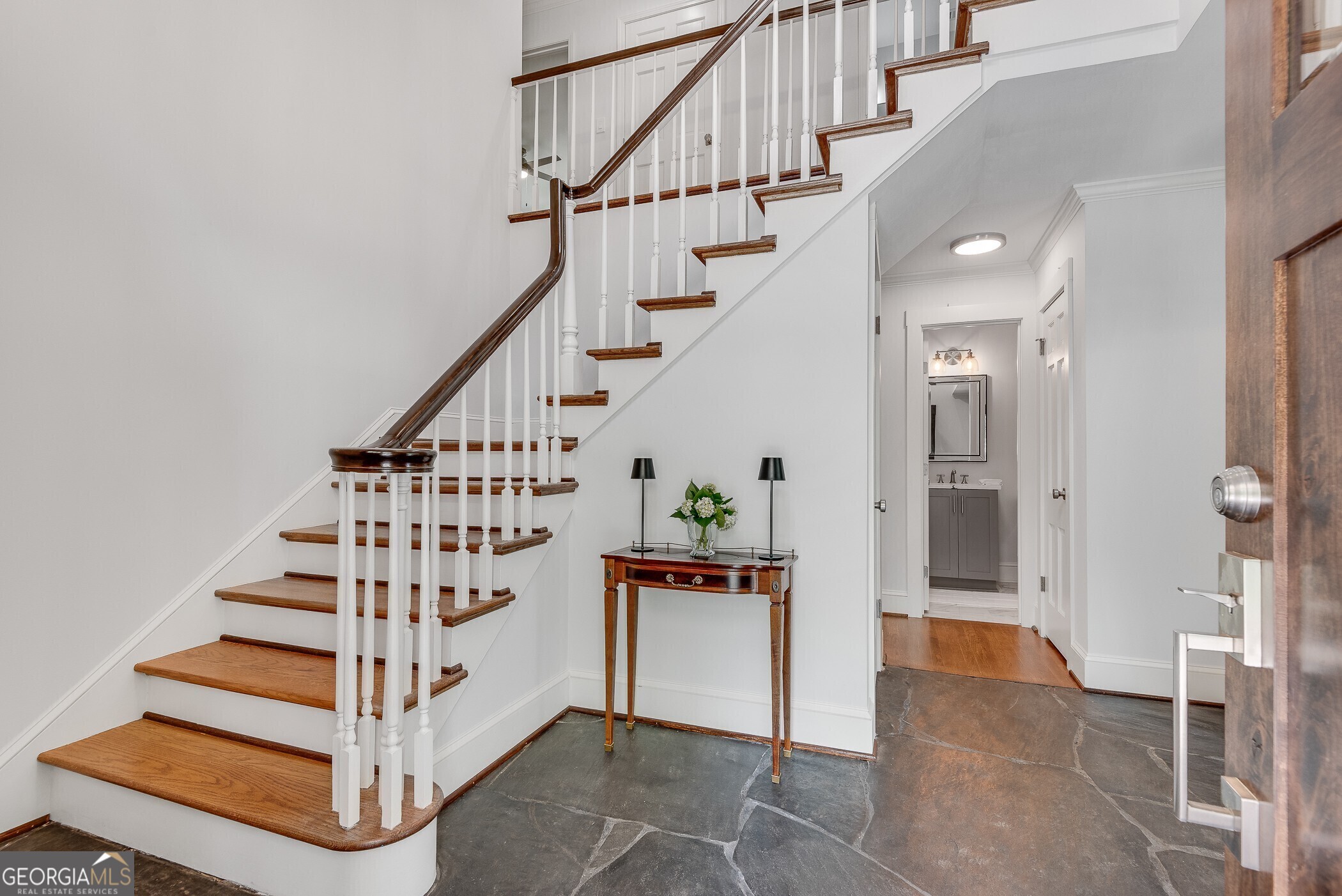 2592 River Oak Drive